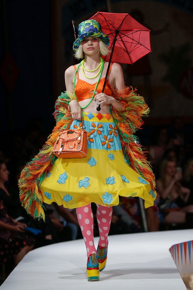Moschino S/S 19 Menswear Look 50