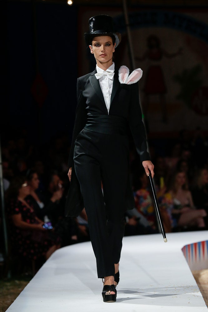 Moschino S/S 19 Menswear Look 69