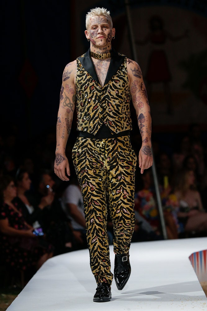 Moschino S/S 19 Menswear Look 70