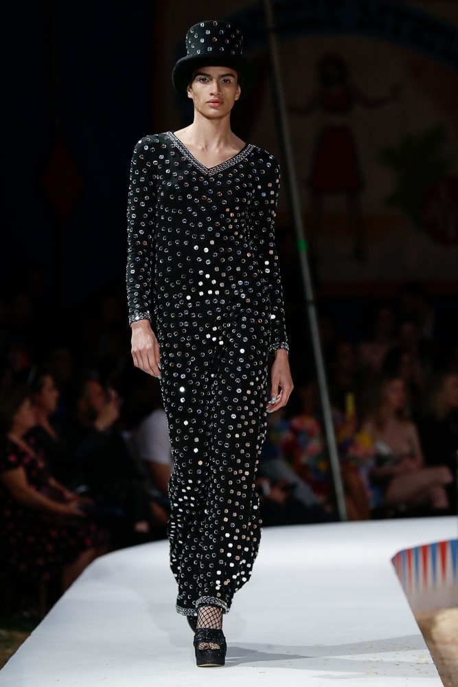 Moschino S/S 19 Menswear Look 75
