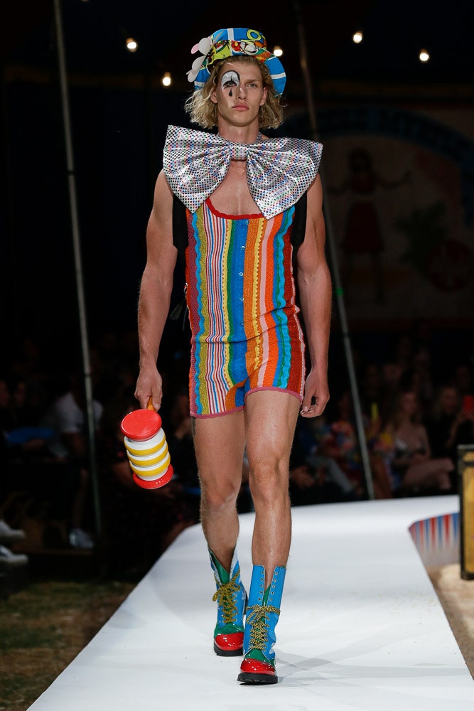 Moschino S/S 19 Menswear Look 86