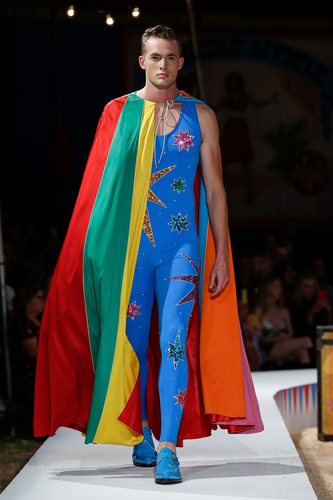 Moschino S/S 19 Menswear Look 88