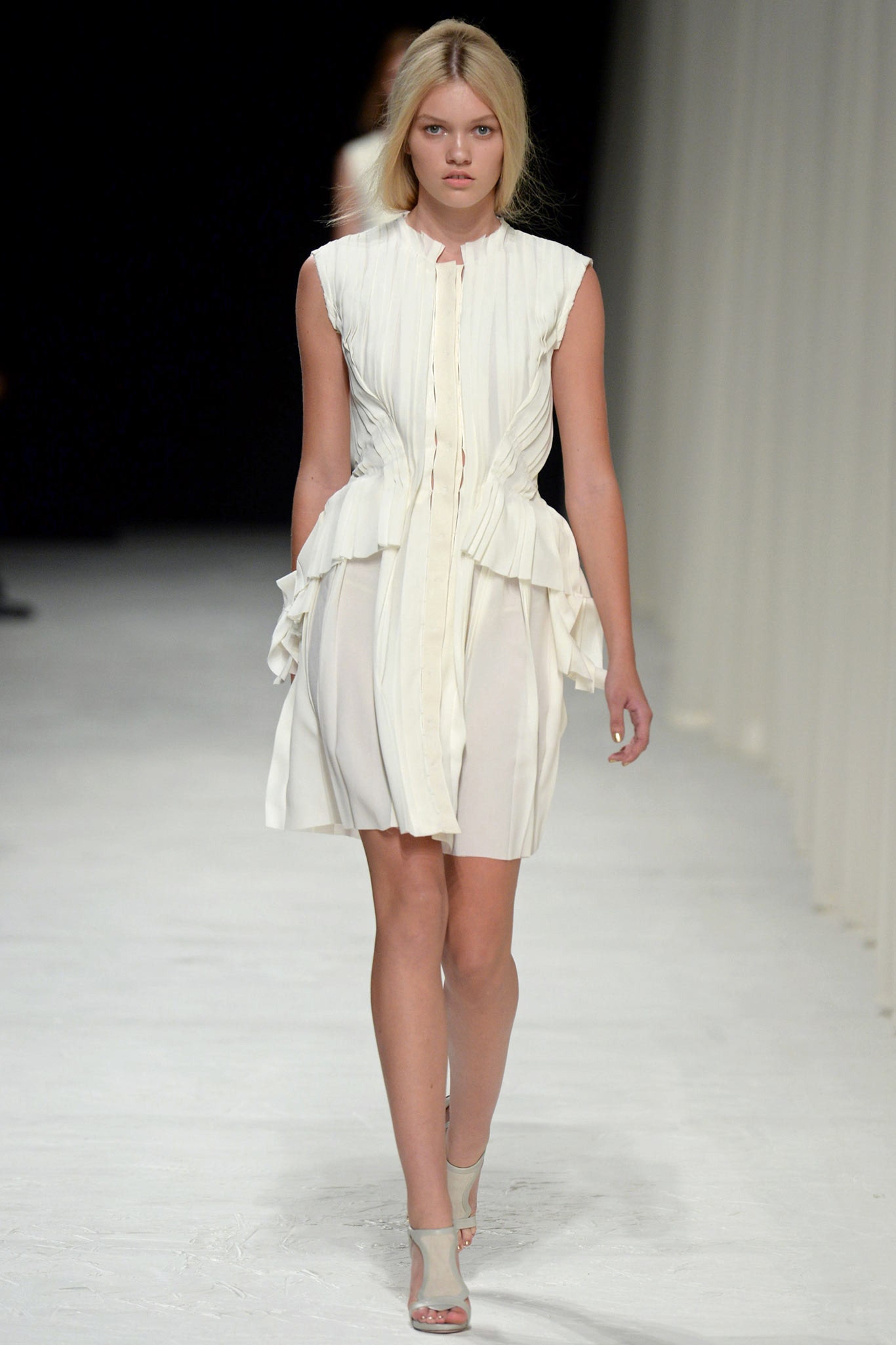 Nina Ricci S/S 14 Look 16