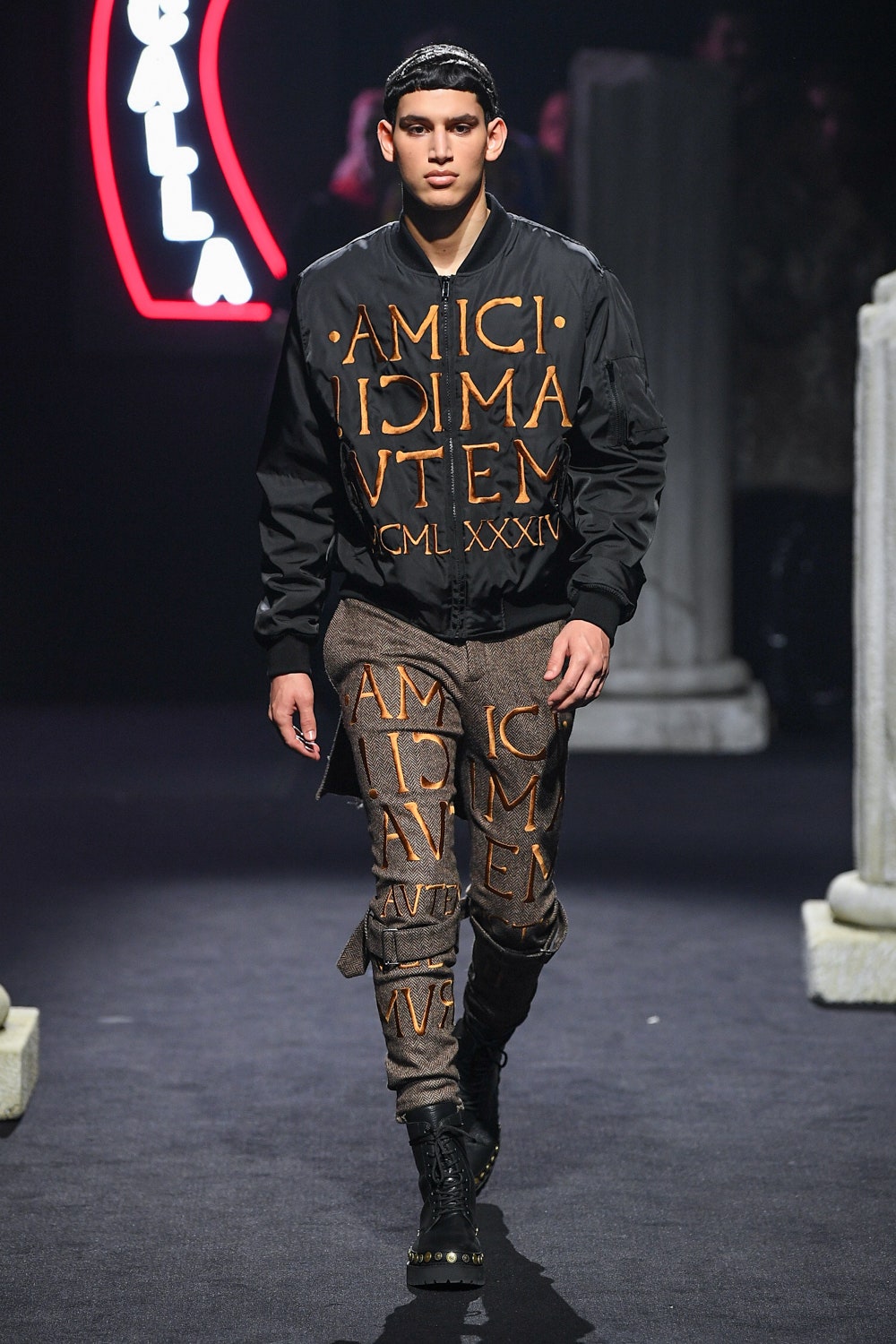 Moschino F/W 19 Menswear Look 7