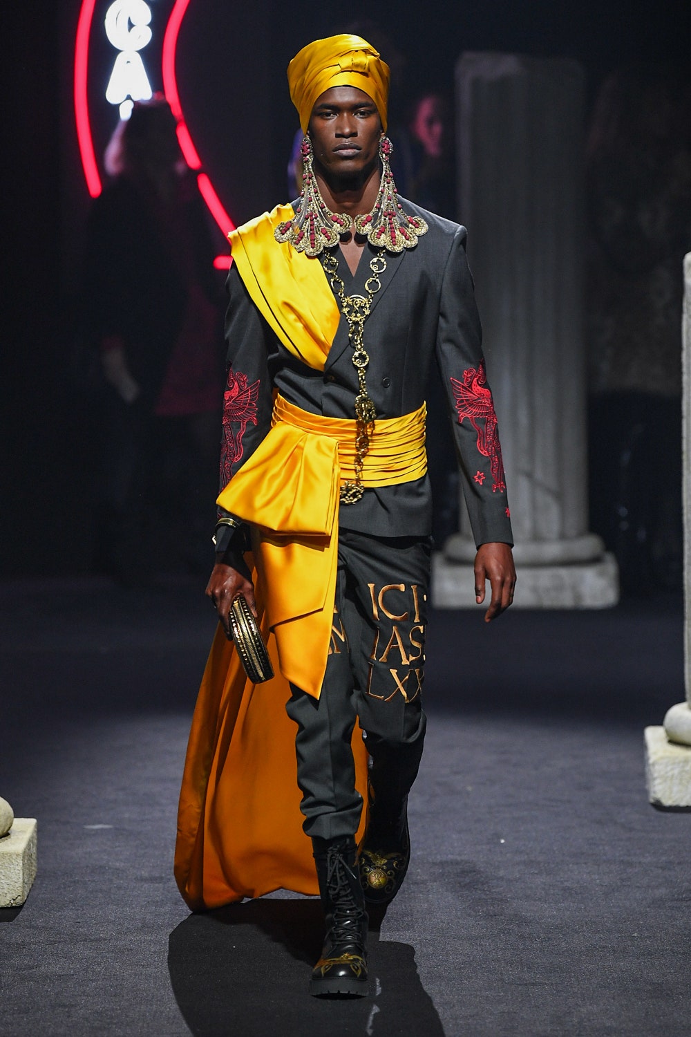 Moschino F/W 19 Menswear Look 9