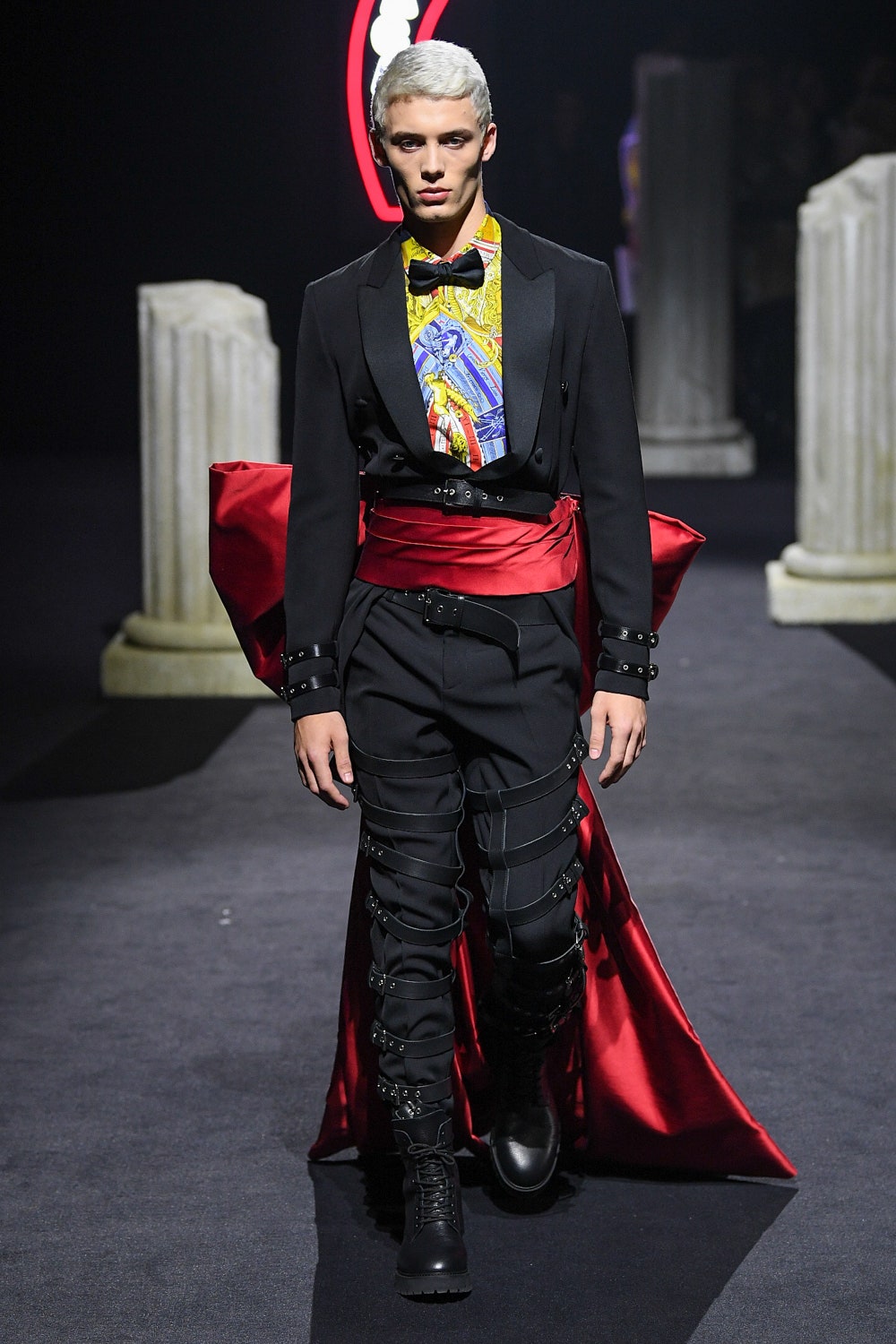Moschino F/W 19 Menswear Look 16