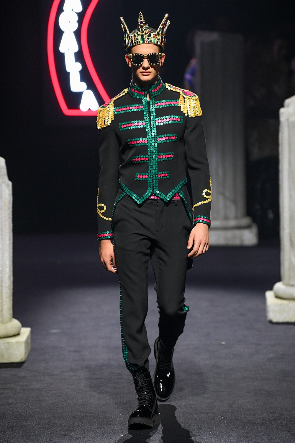Moschino F/W 19 Menswear Look 23