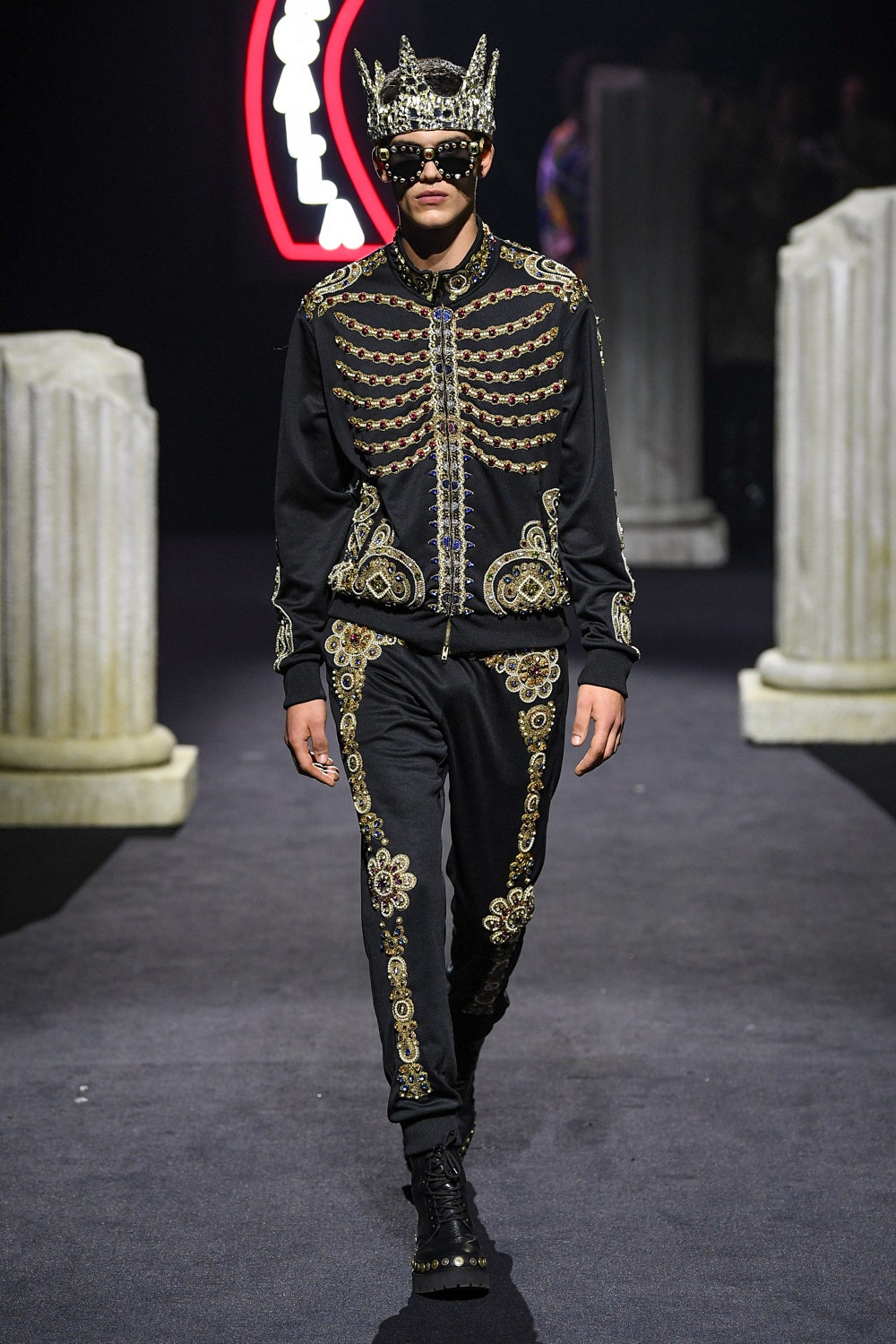 Moschino F/W 19 Menswear Look 26