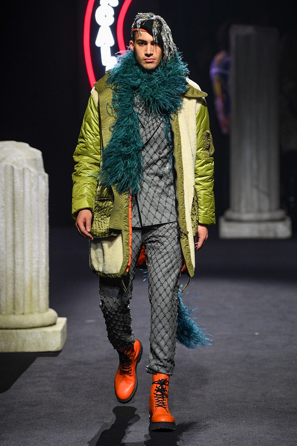 Moschino F/W 19 Menswear Look 32