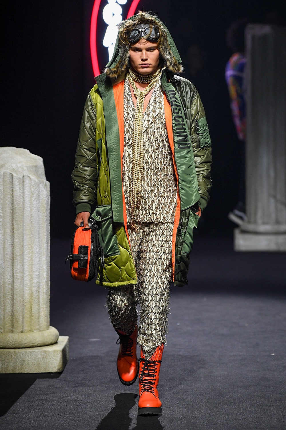 Moschino F/W 19 Menswear Look 37