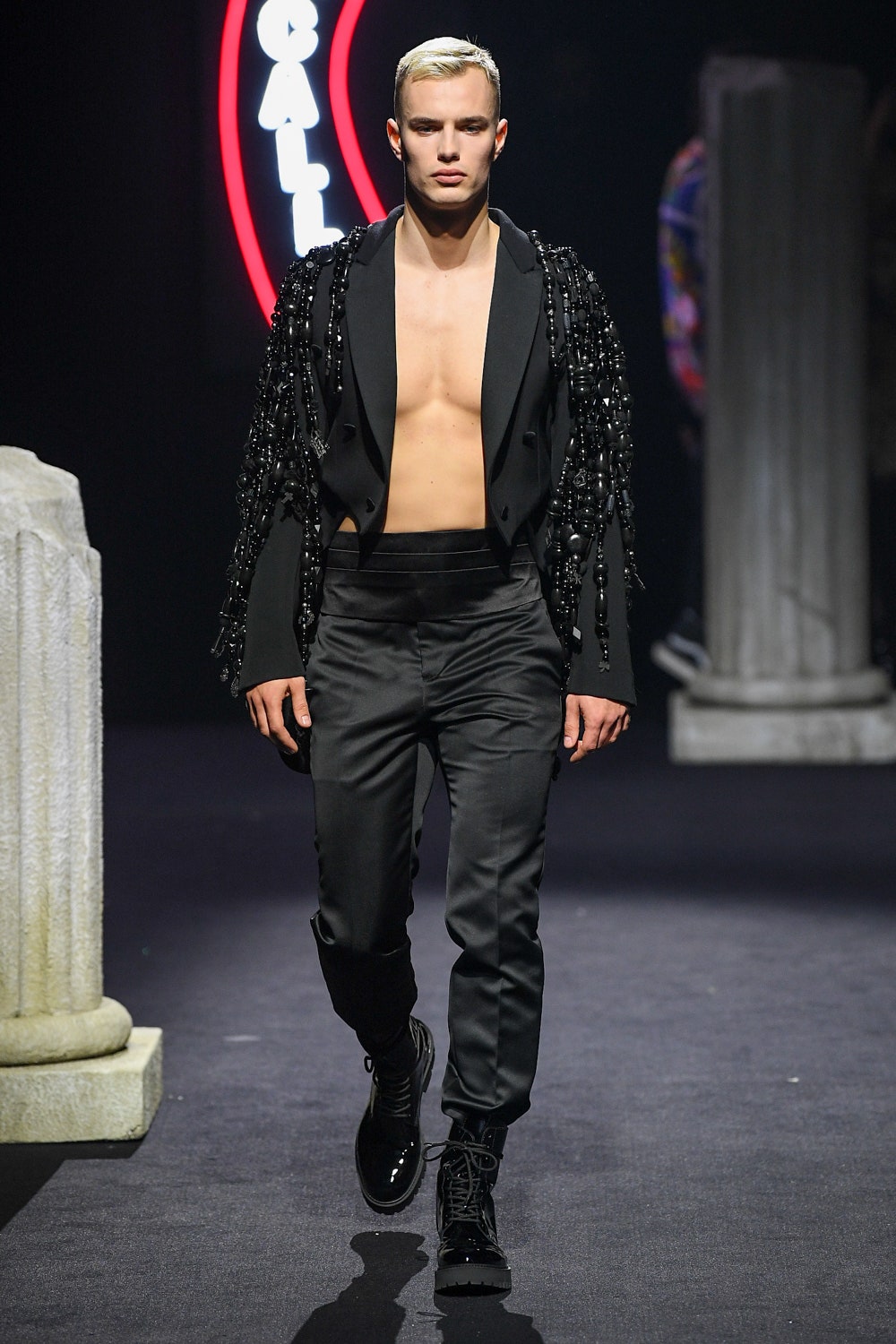 Moschino F/W 19 Menswear Look 42