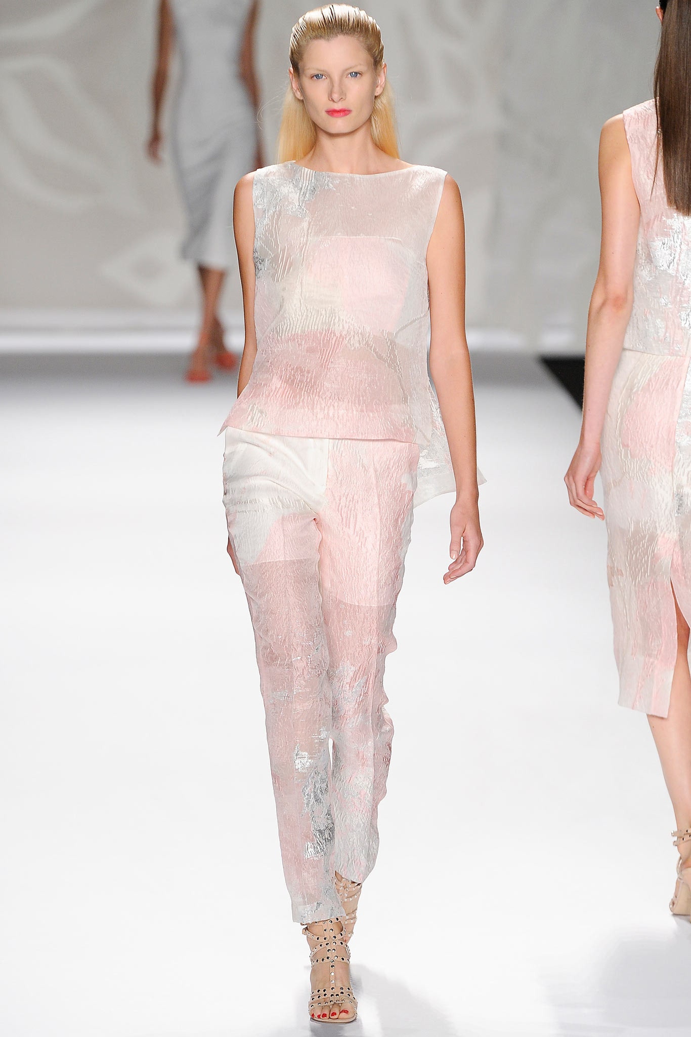 Monique Lhuillier S/S 14 Look 2