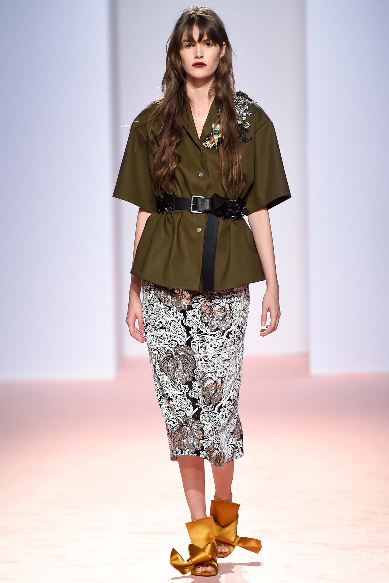 No. 21 S/S 15 Look 2
