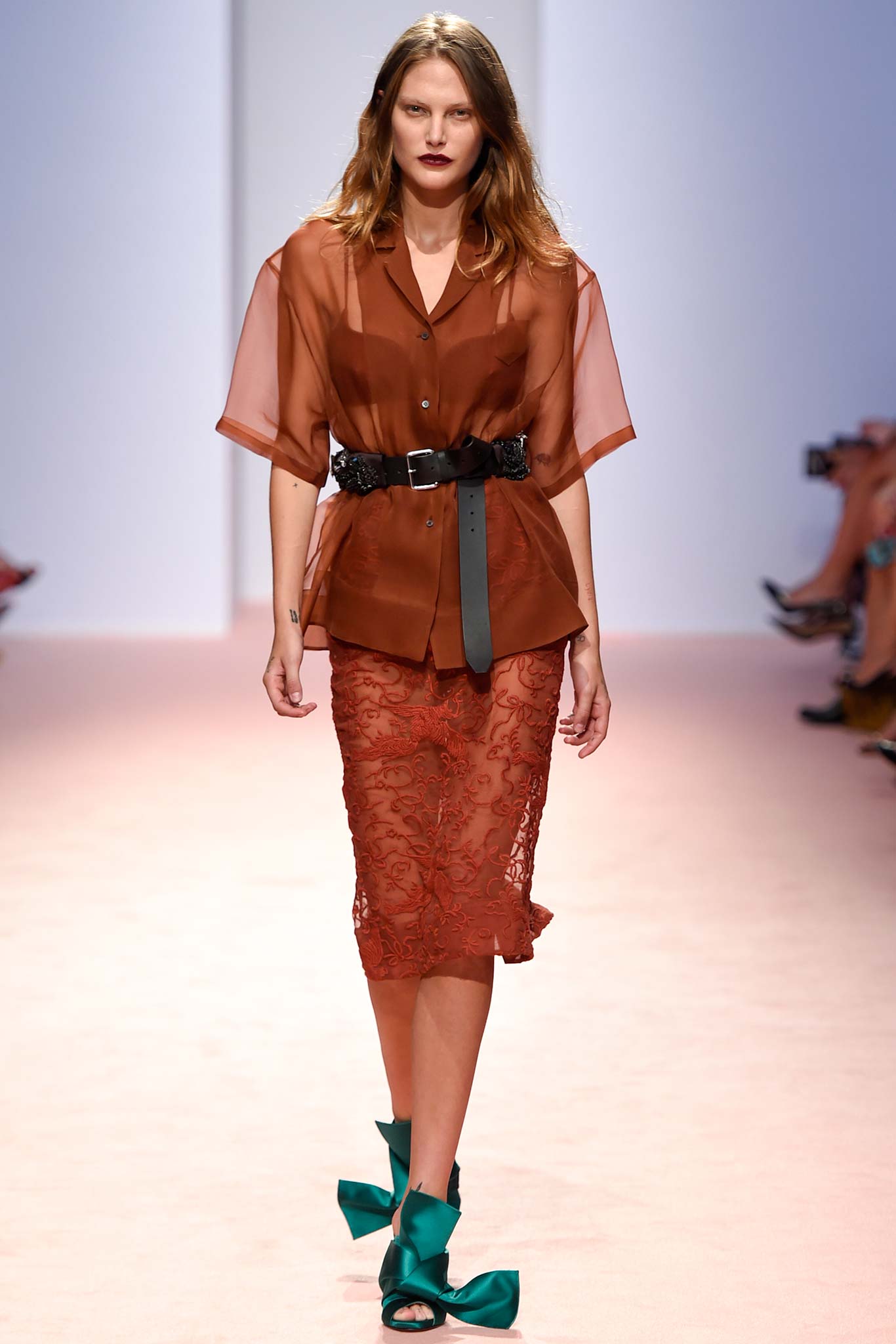 No. 21 S/S 15 Look 9