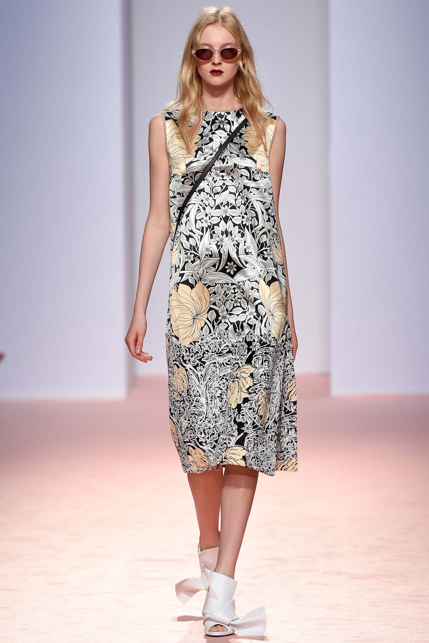 No. 21 S/S 15 Look 11