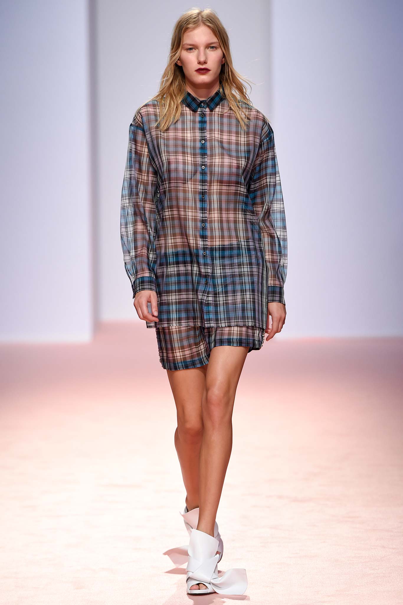 No. 21 S/S 15 Look 13