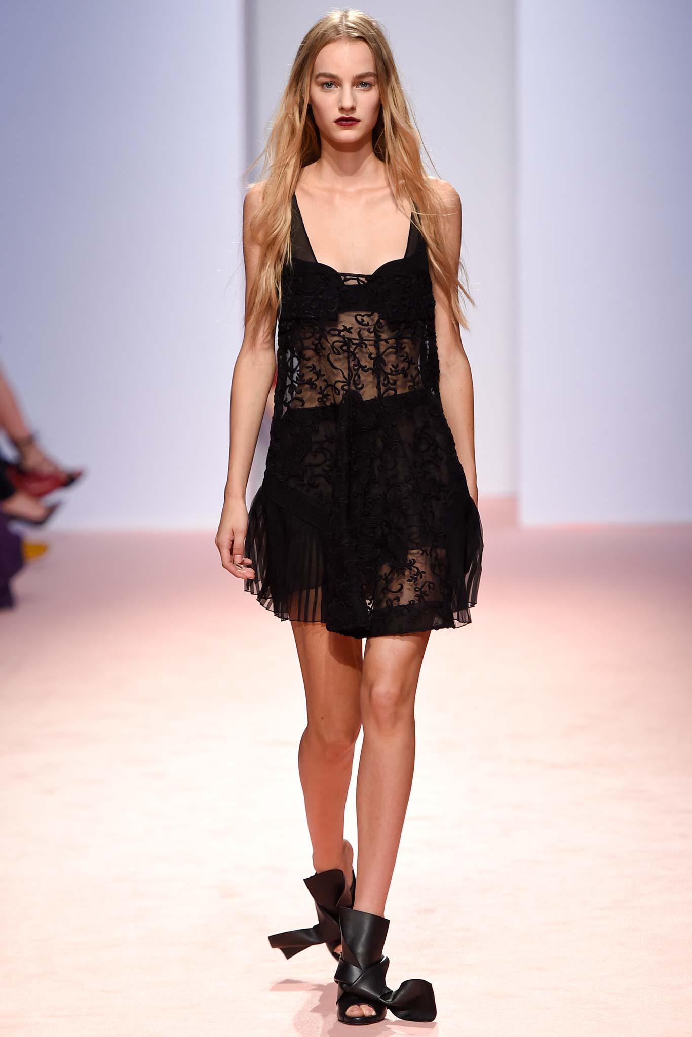 No. 21 S/S 15 Look 18