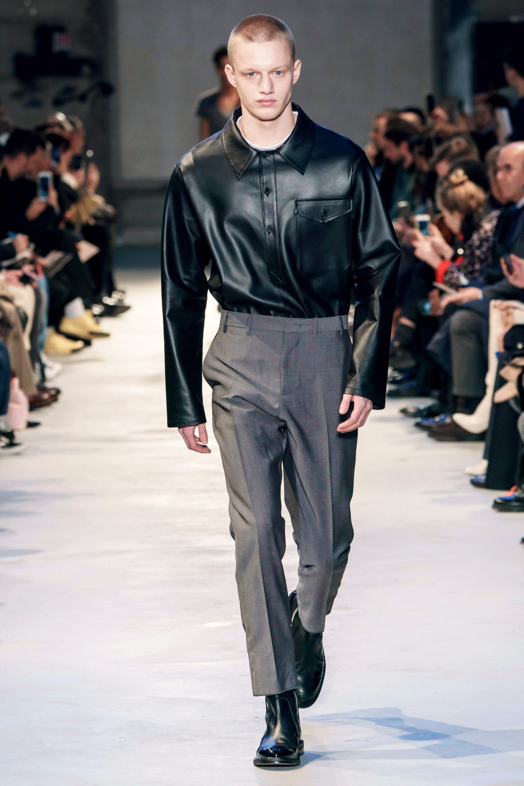 No. 21 F/W 19 Menswear Look 1