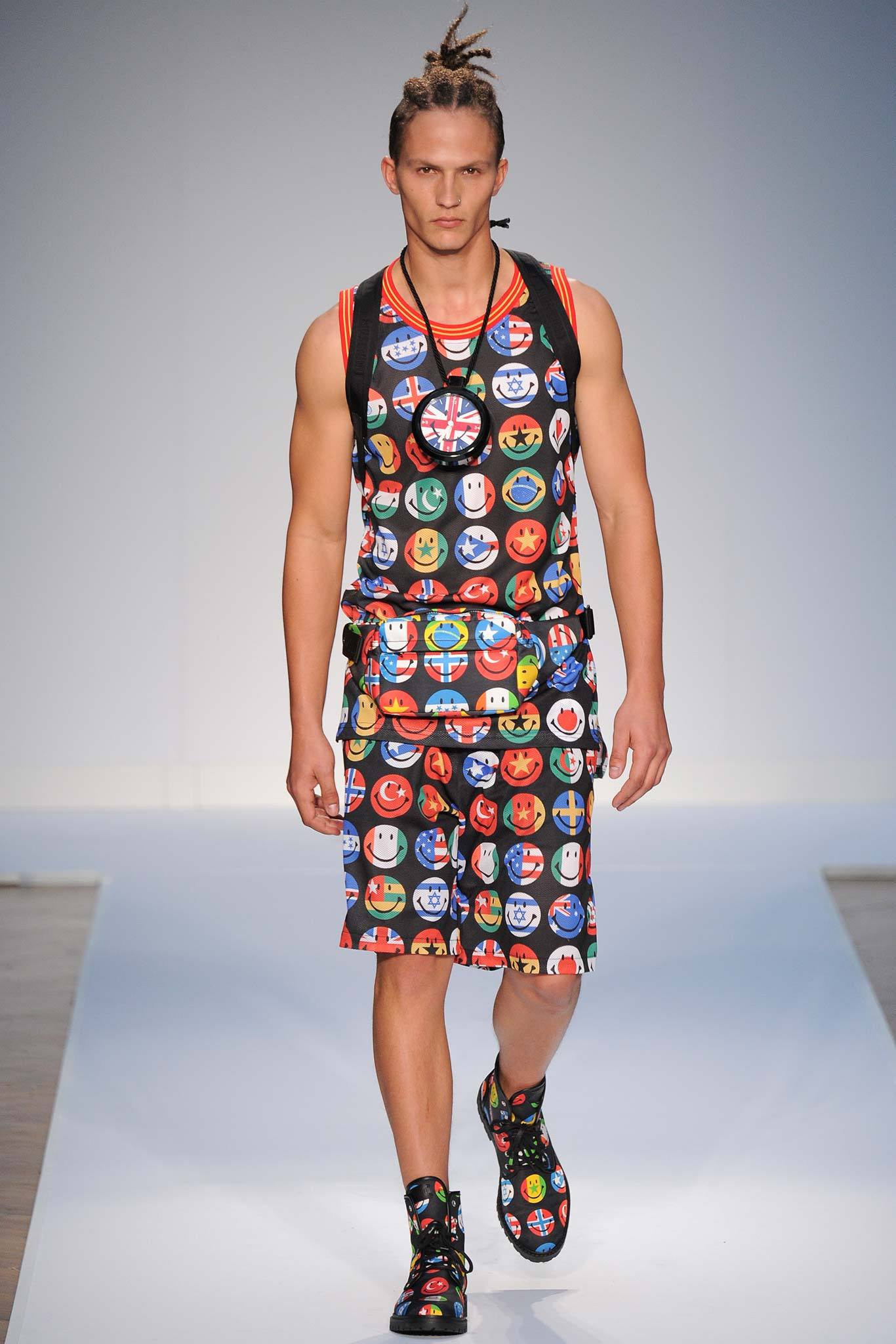 Moschino S/S 15 Menswear Look 9