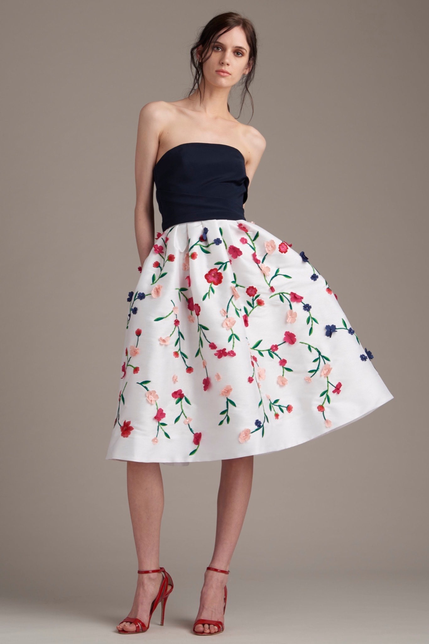 Monique Lhuillier Resort 16 Look 32