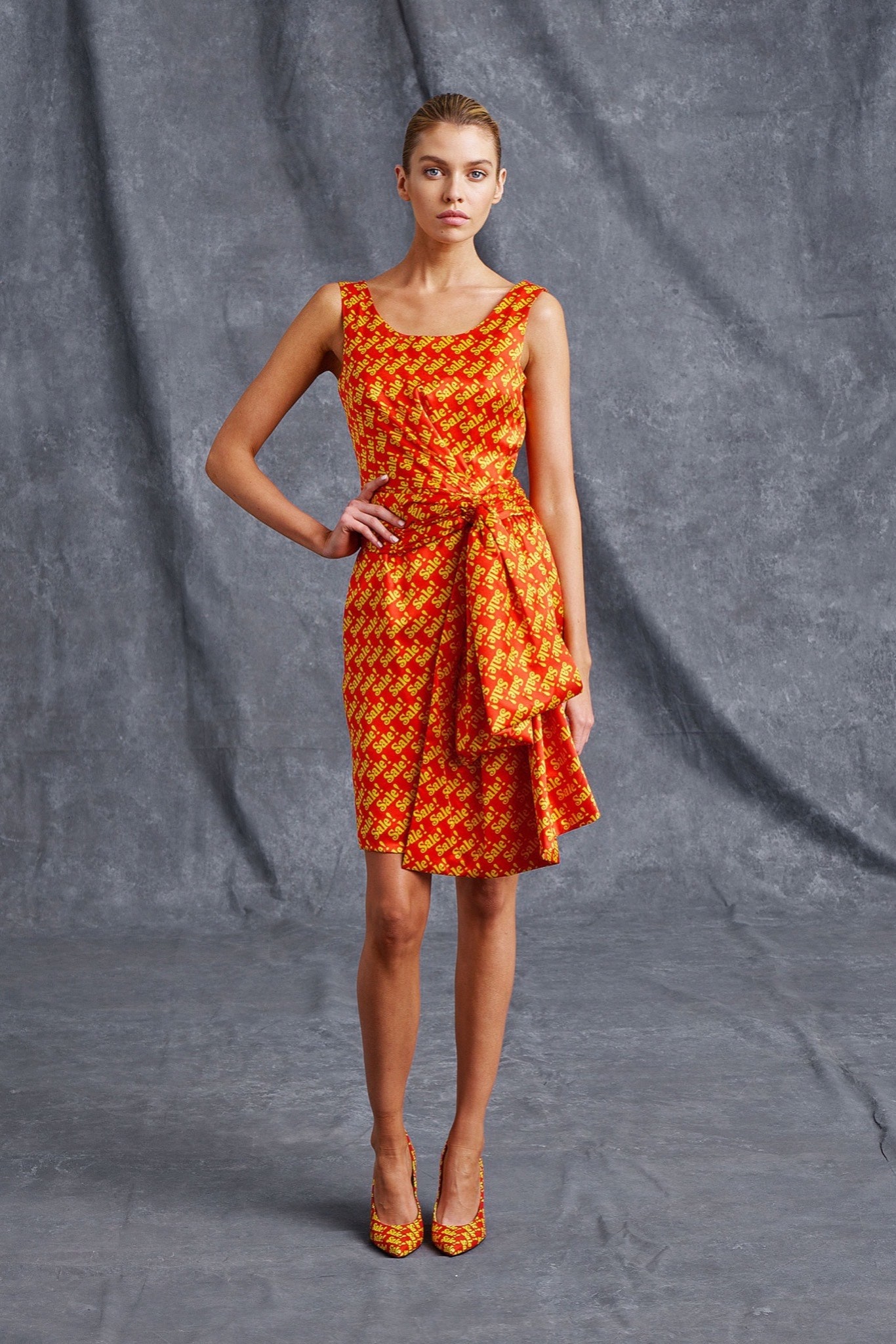 Moschino Resort 16 Look 2