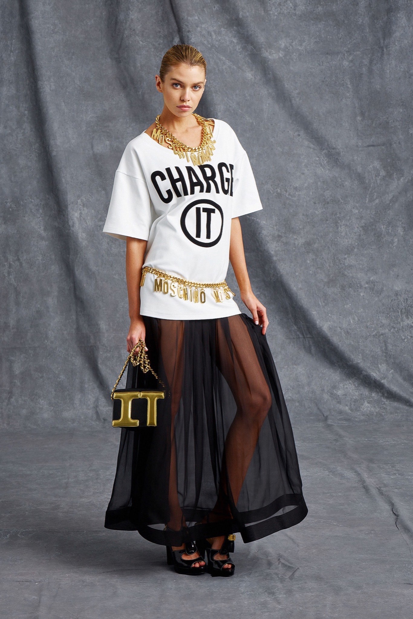 Moschino Resort 16 Look 7