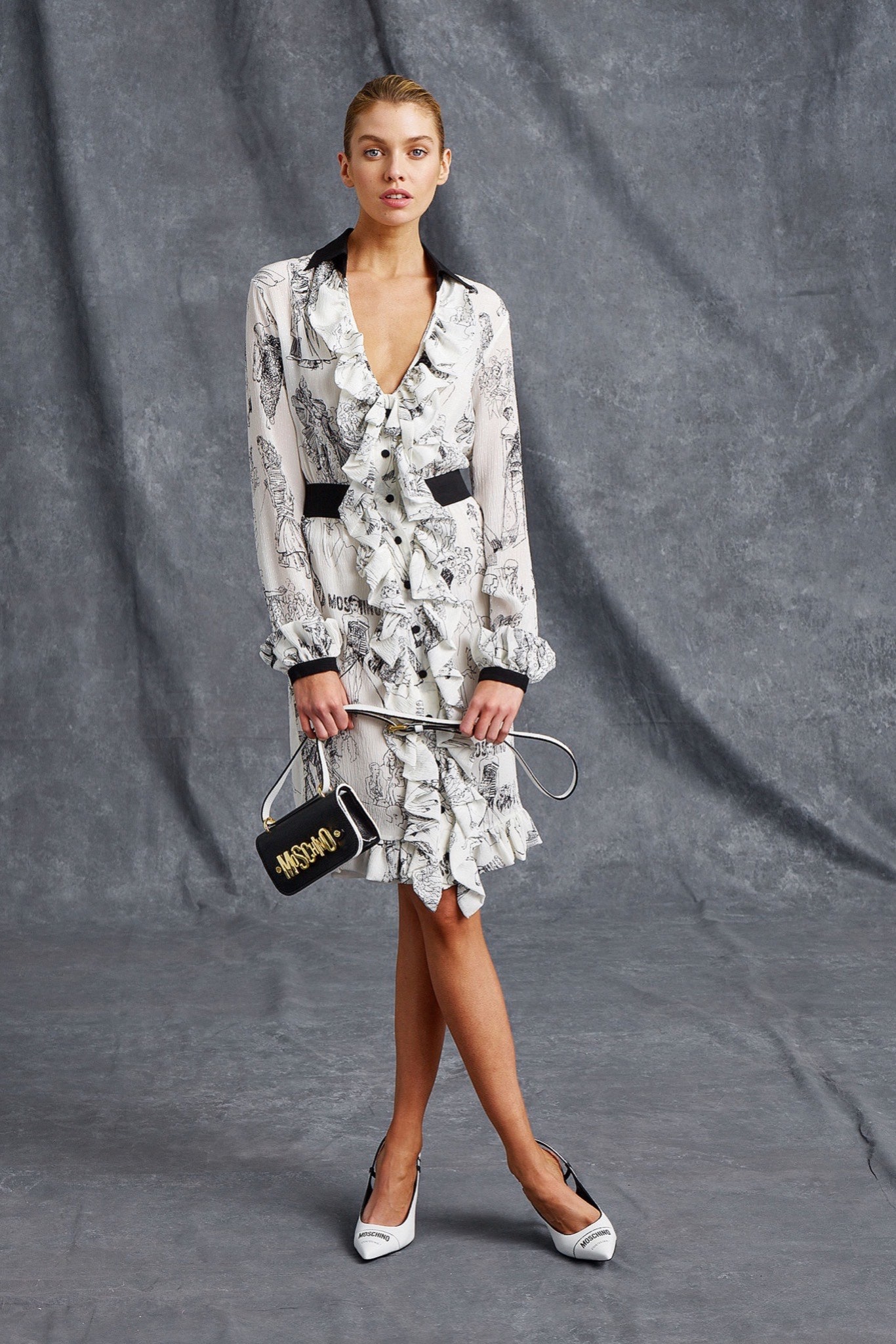 Moschino Resort 16 Look 29