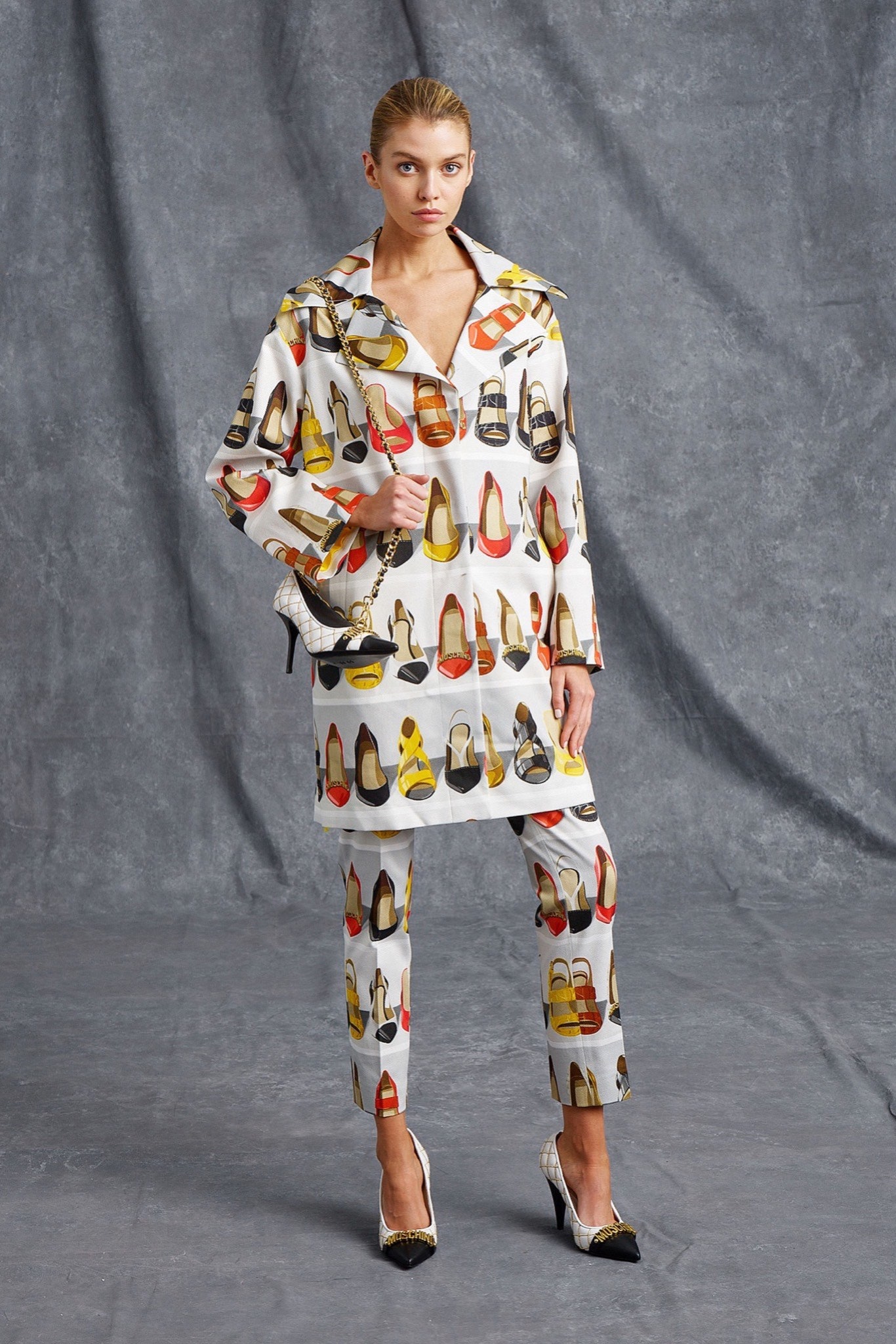 Moschino Resort 16 Look 38