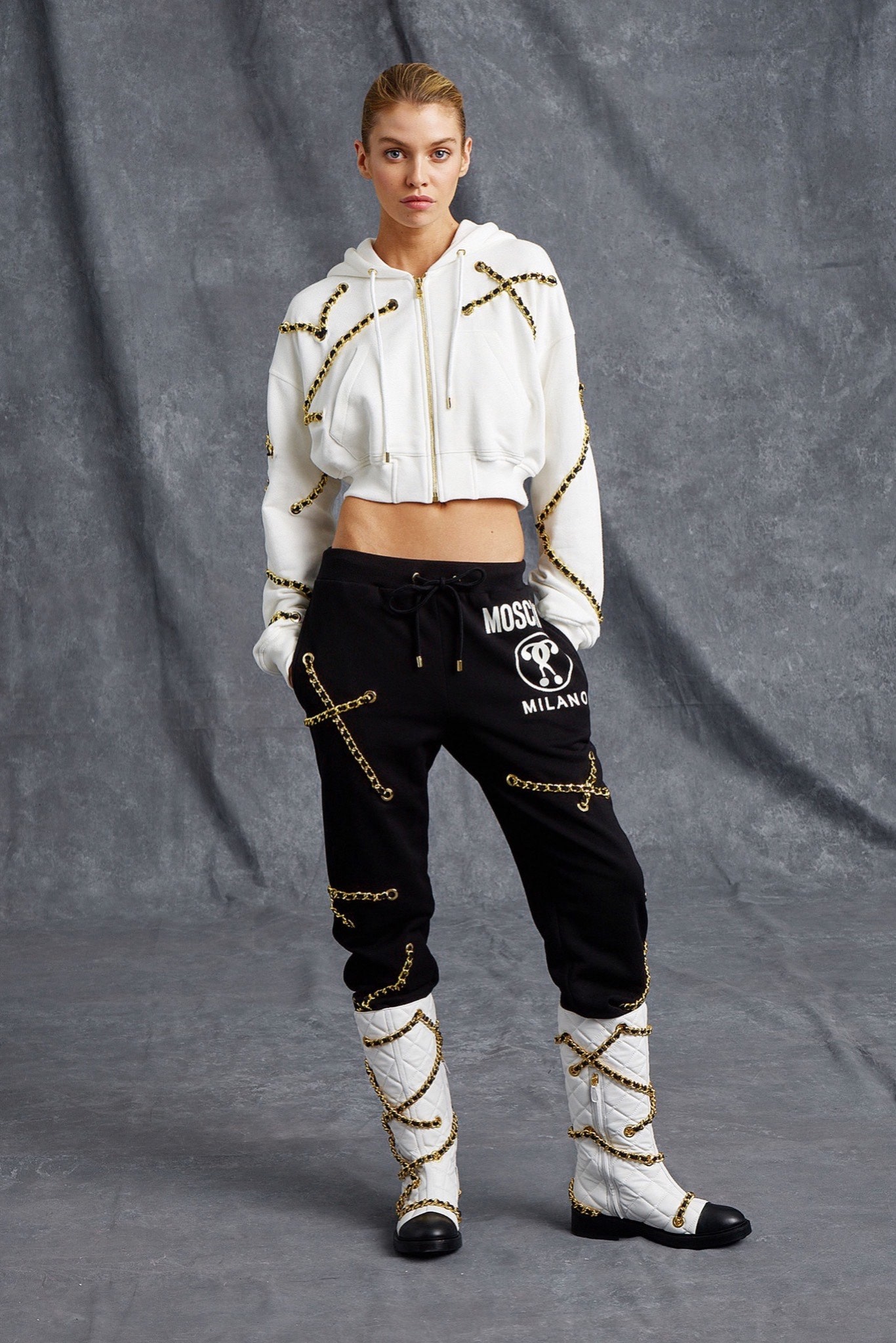 Moschino Resort 16 Look 43