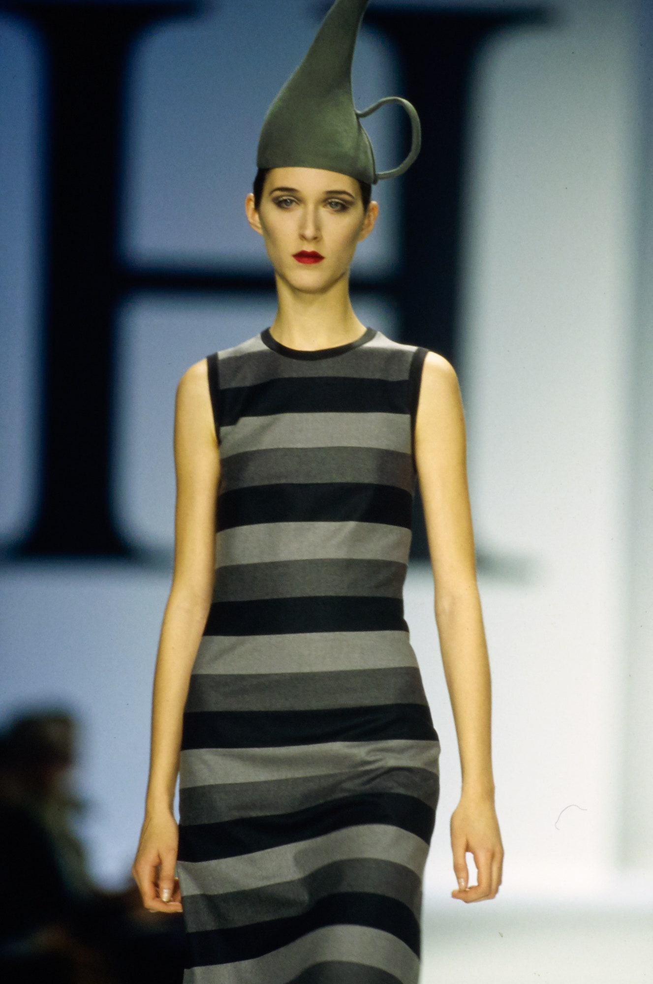 Moschino F/W 00 Look 11