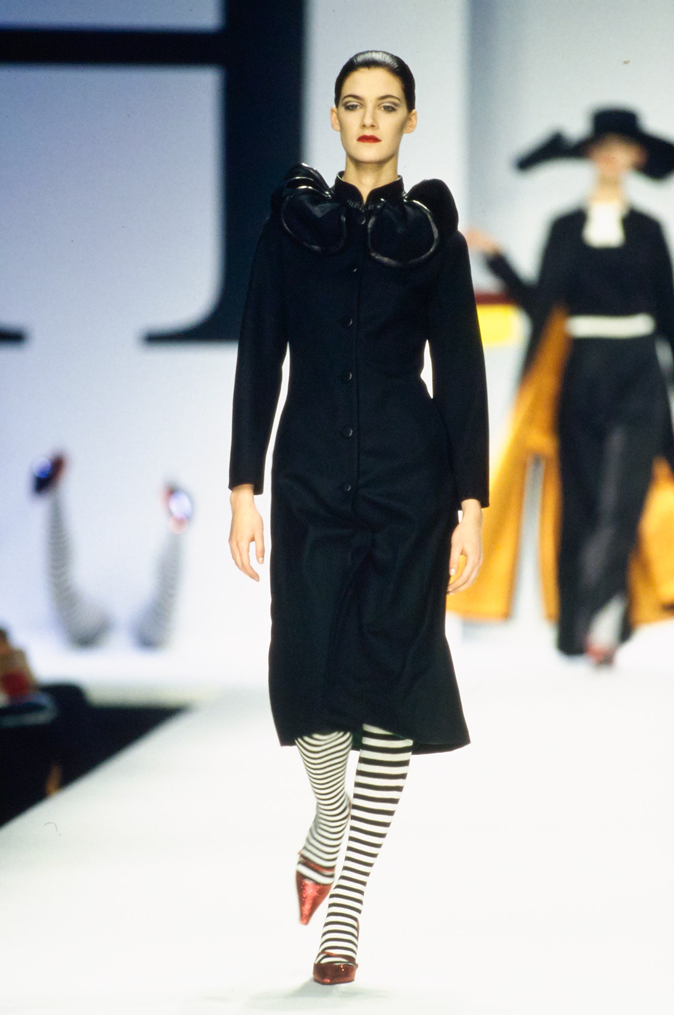 Moschino F/W 00 Look 17