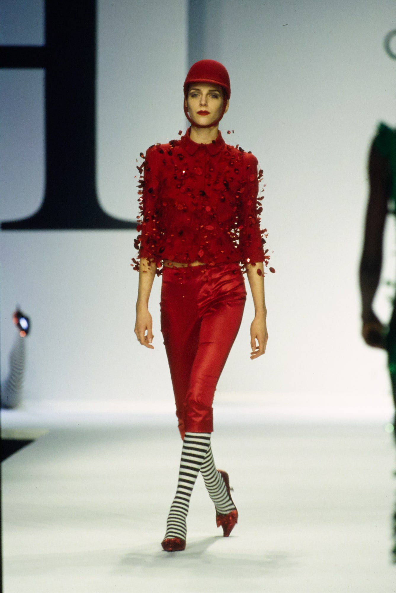 Moschino F/W 00 Look 23