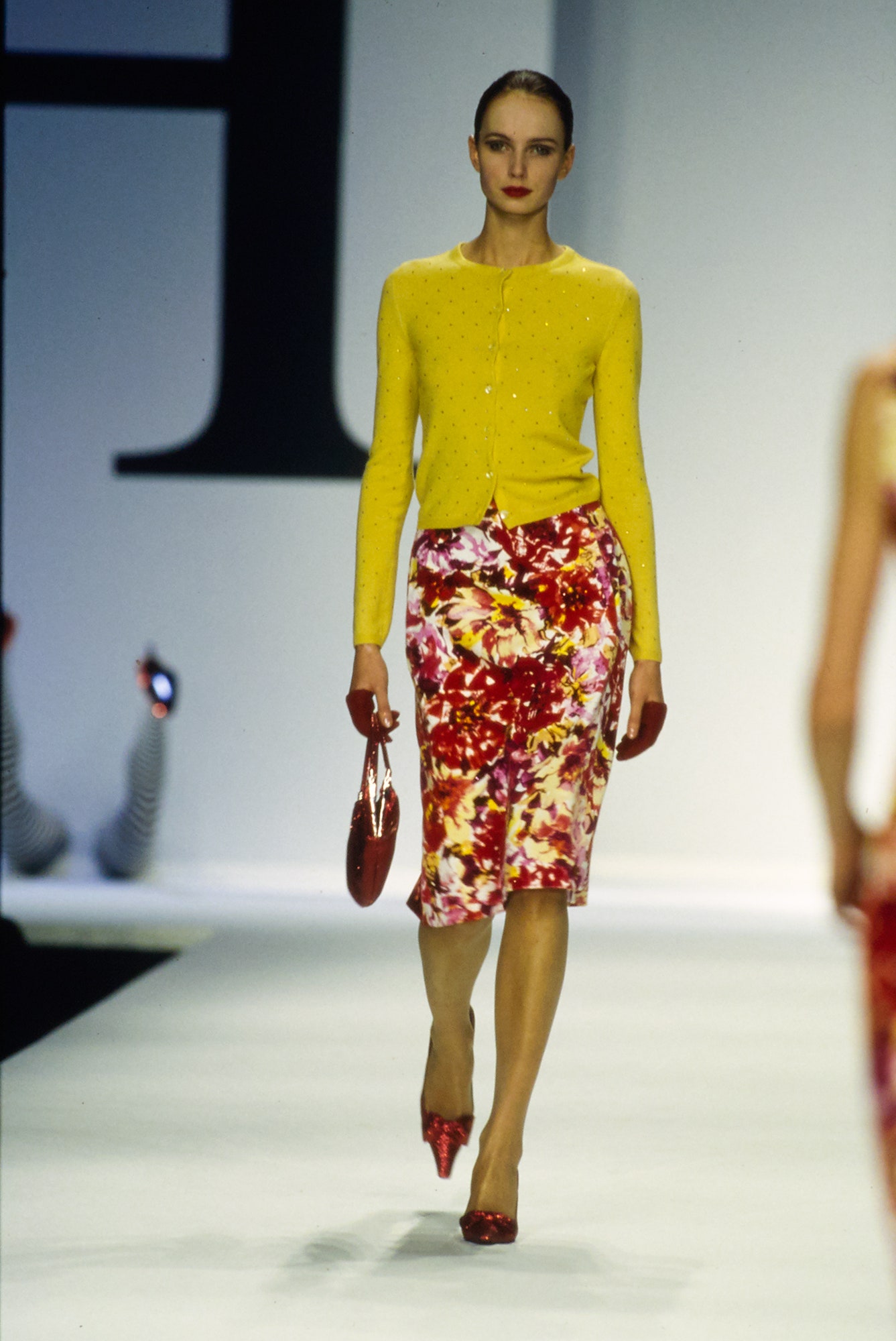Moschino F/W 00 Look 27