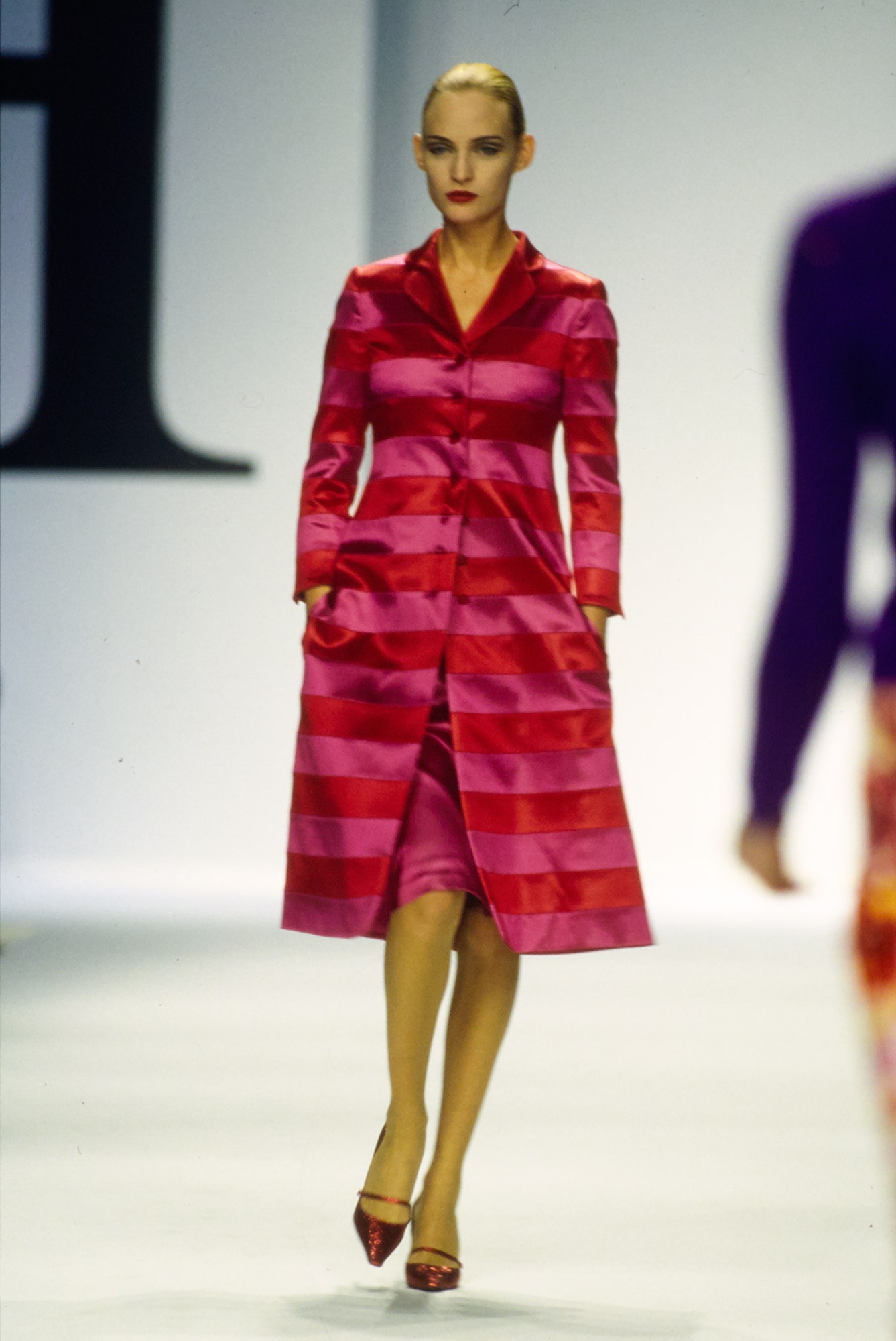 Moschino F/W 00 Look 28