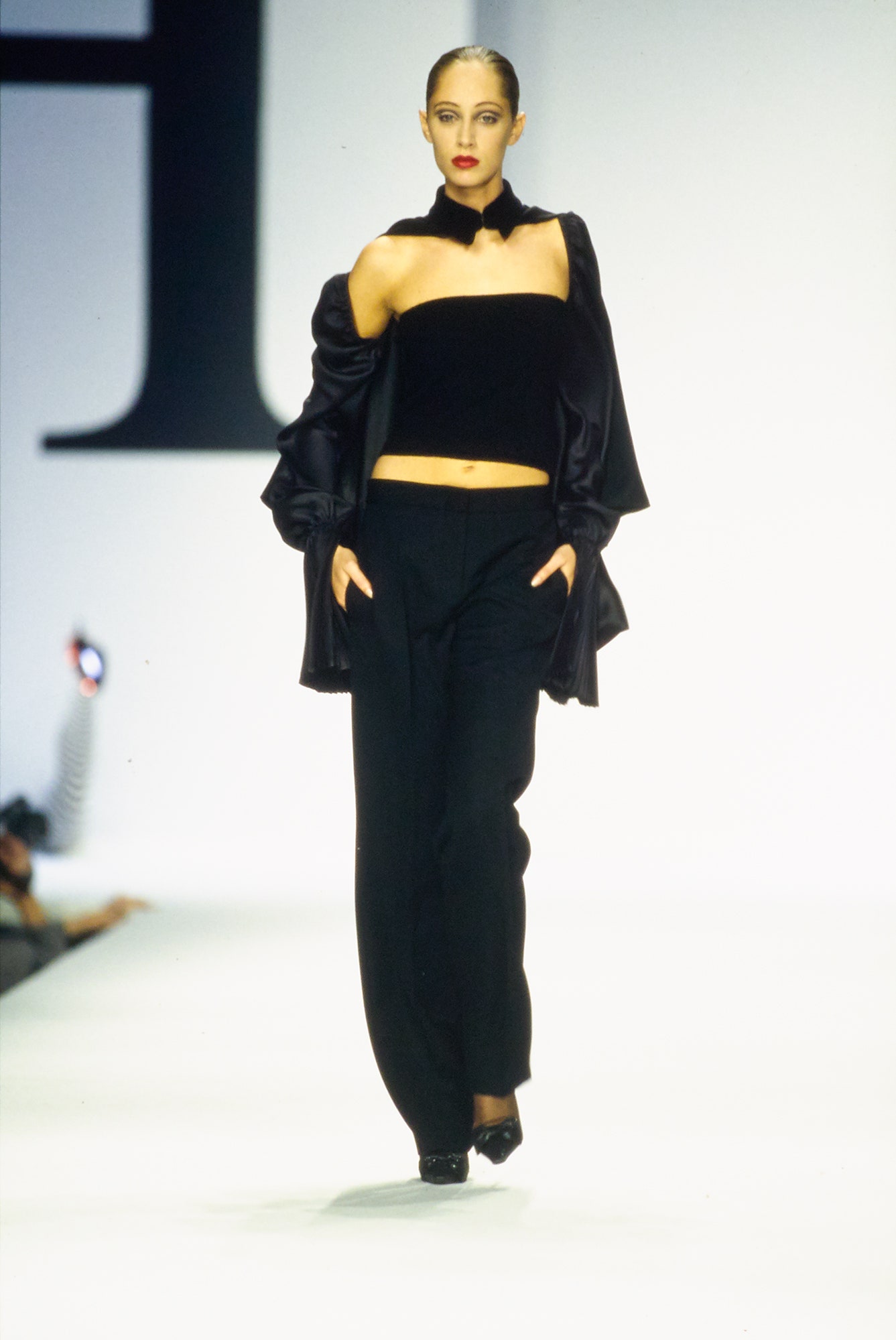 Moschino F/W 00 Look 32