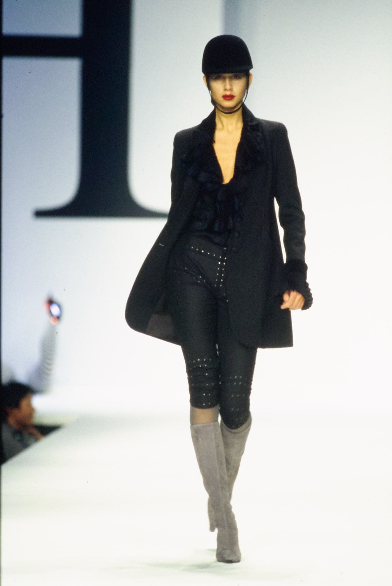 Moschino F/W 00 Look 36