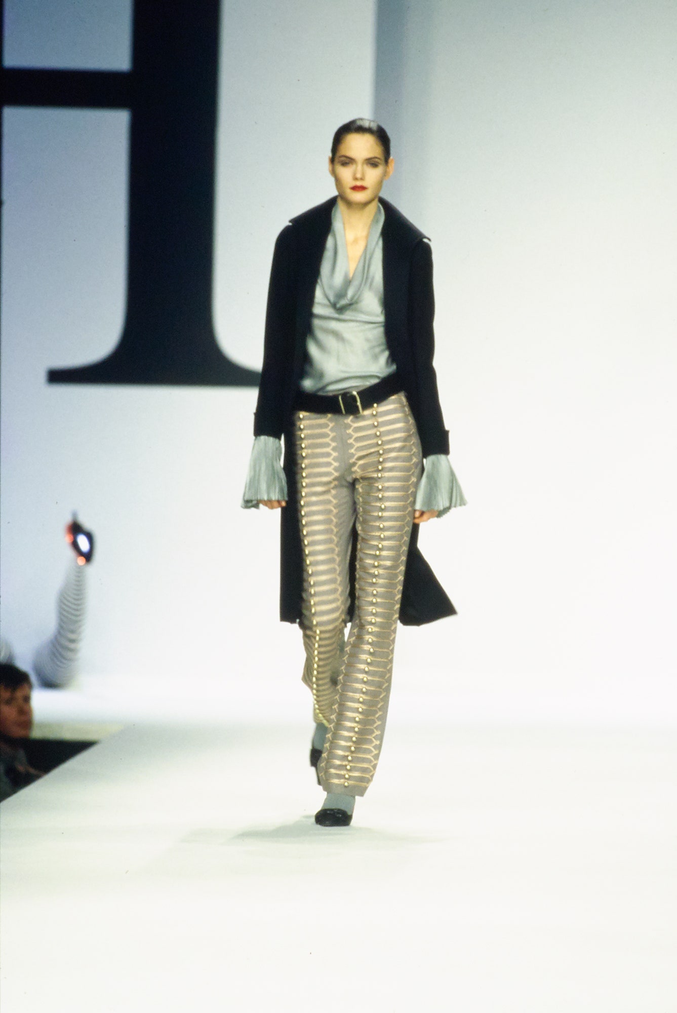 Moschino F/W 00 Look 37
