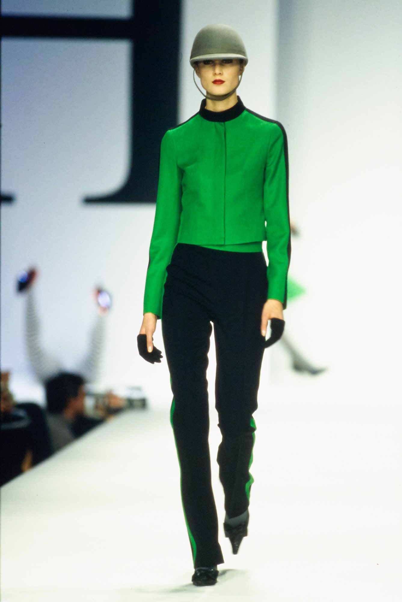 Moschino F/W 00 Look 39