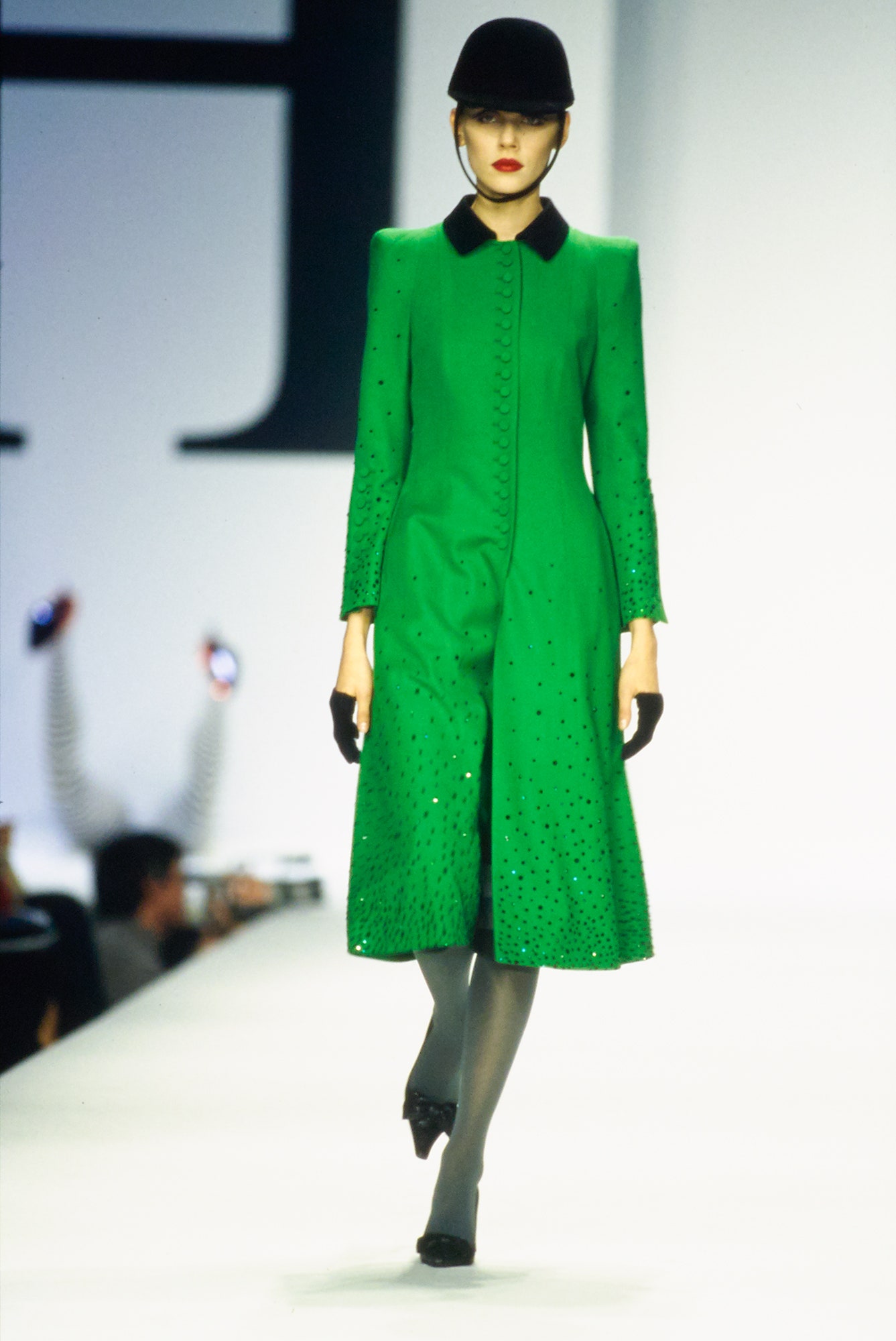 Moschino F/W 00 Look 40