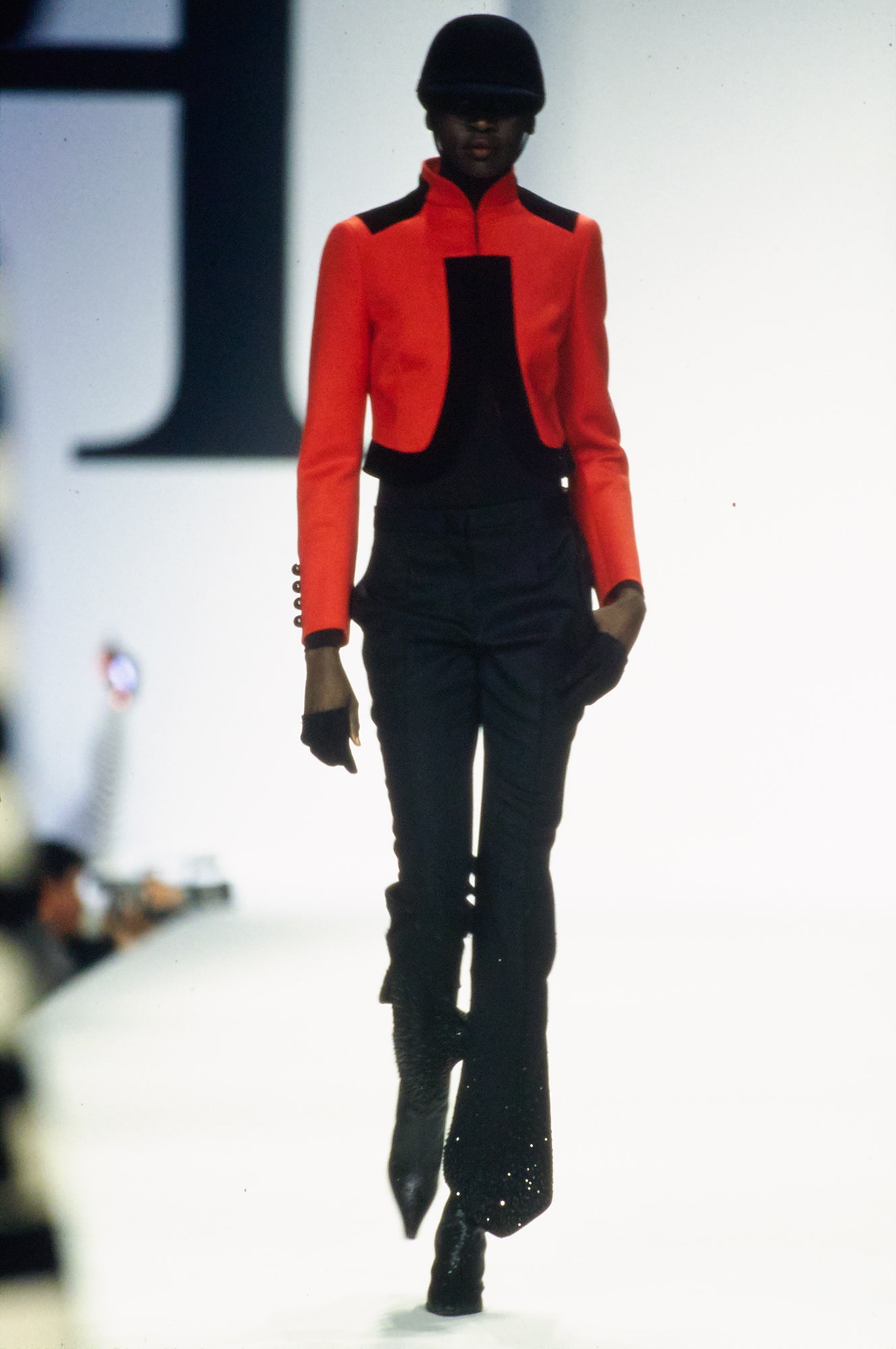 Moschino F/W 00 Look 43