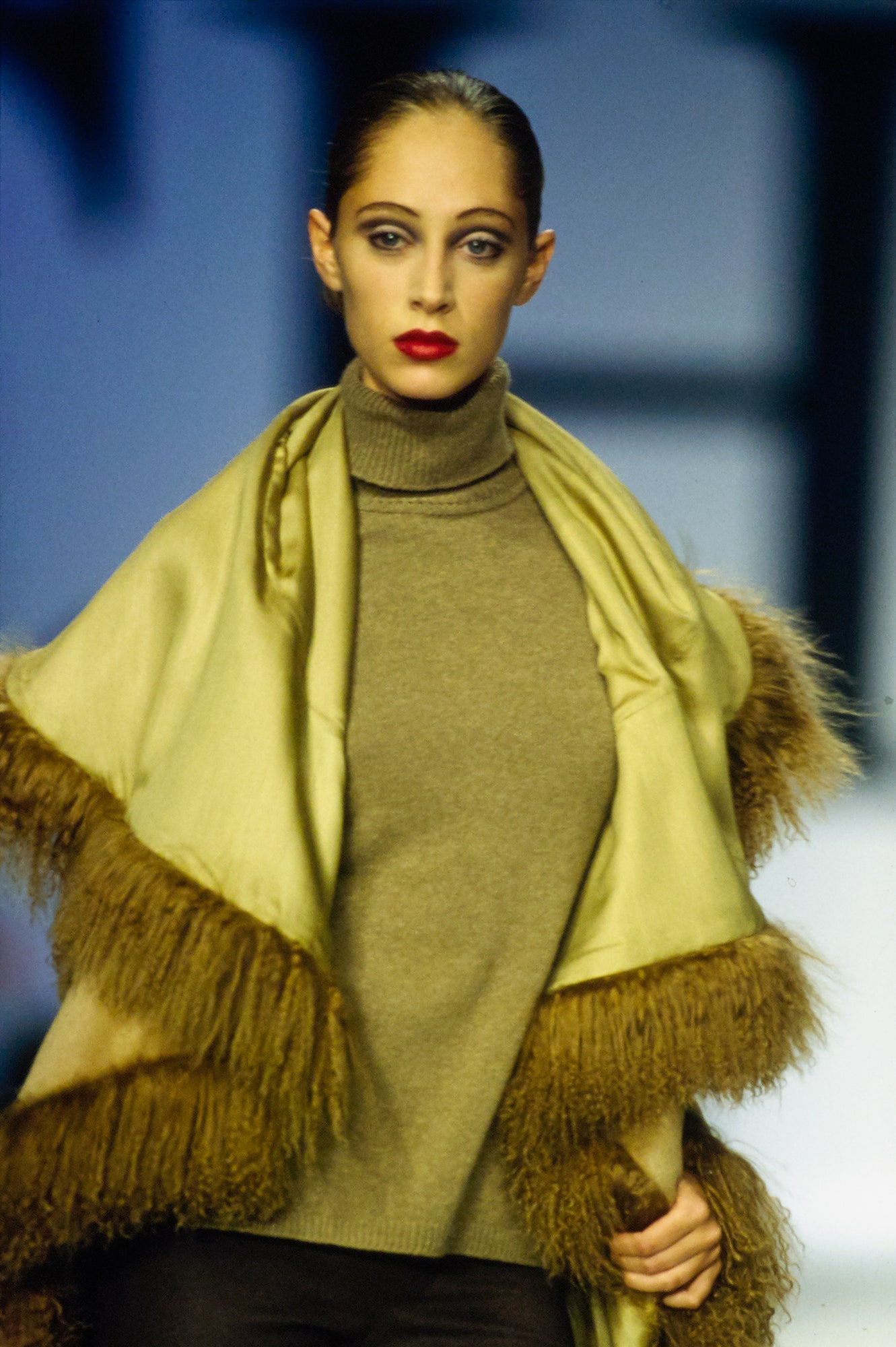 Moschino F/W 00 Look 52