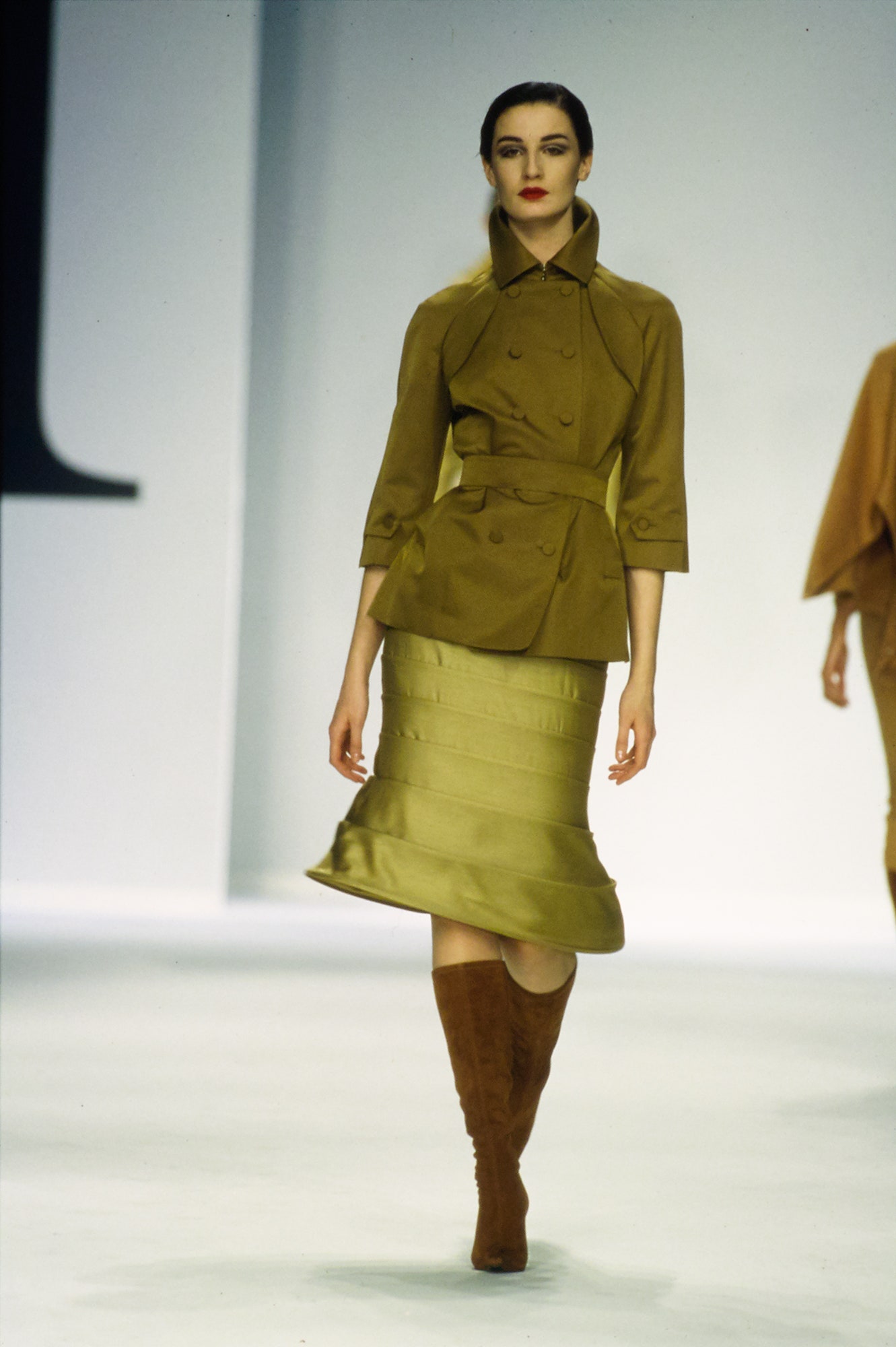 Moschino F/W 00 Look 54