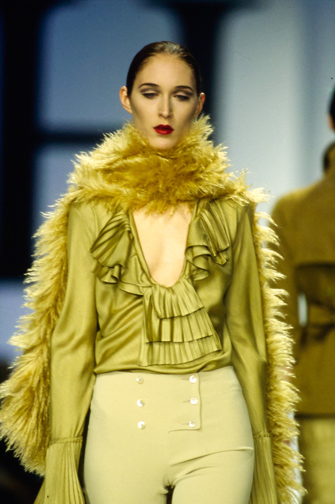 Moschino F/W 00 Look 55
