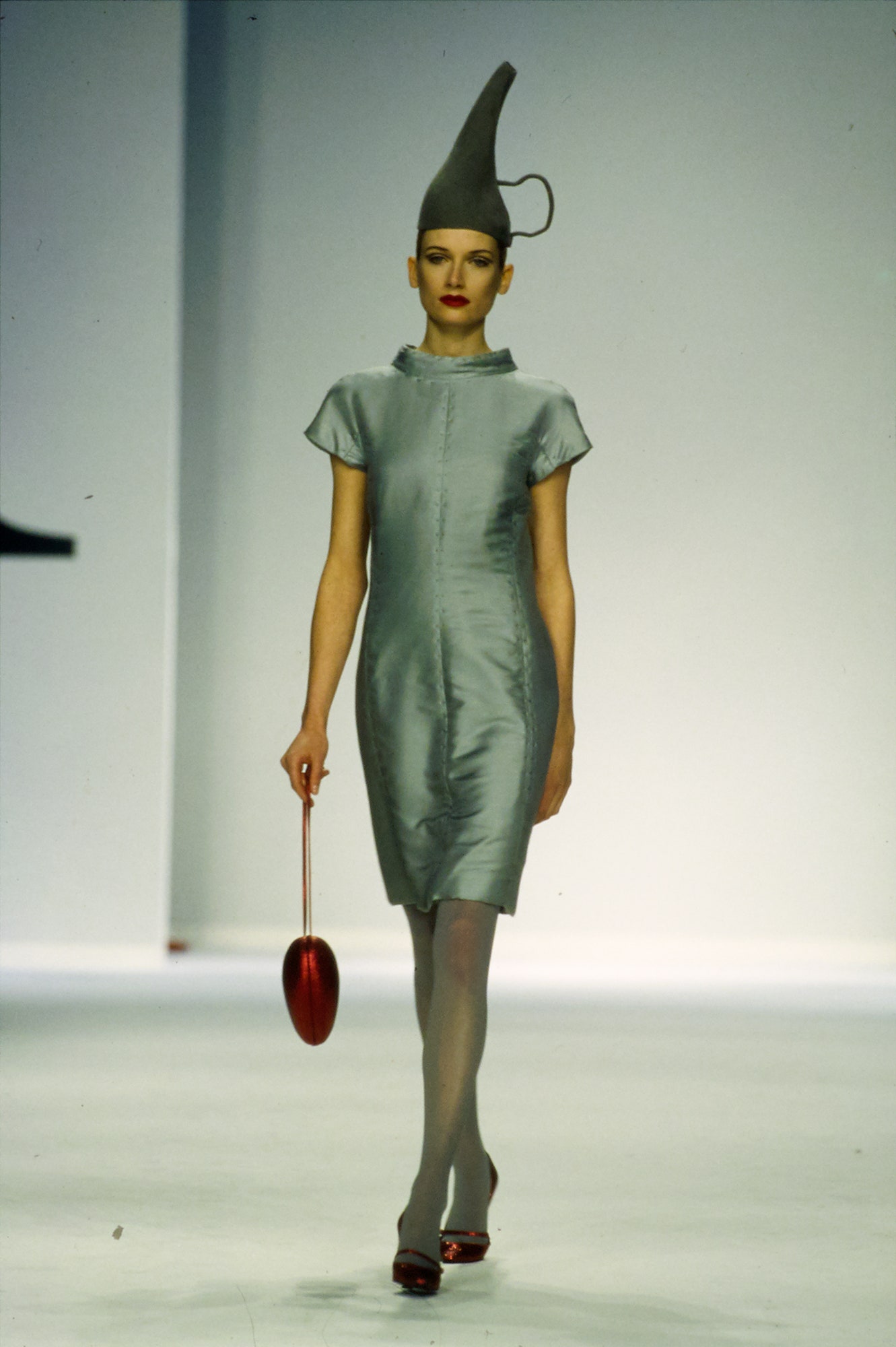 Moschino F/W 00 Look 56