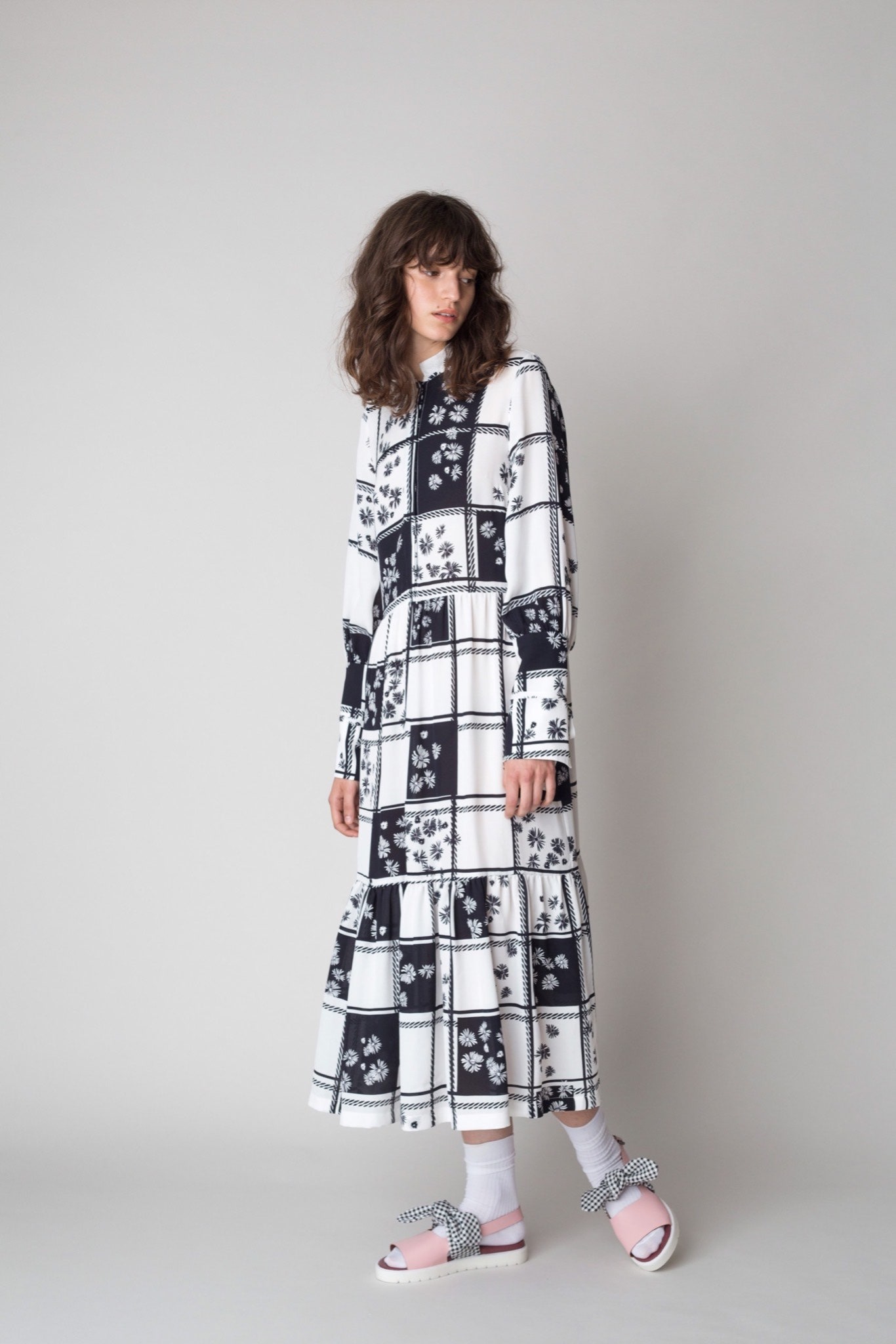 Mother of Pearl Resort 16 Look 18