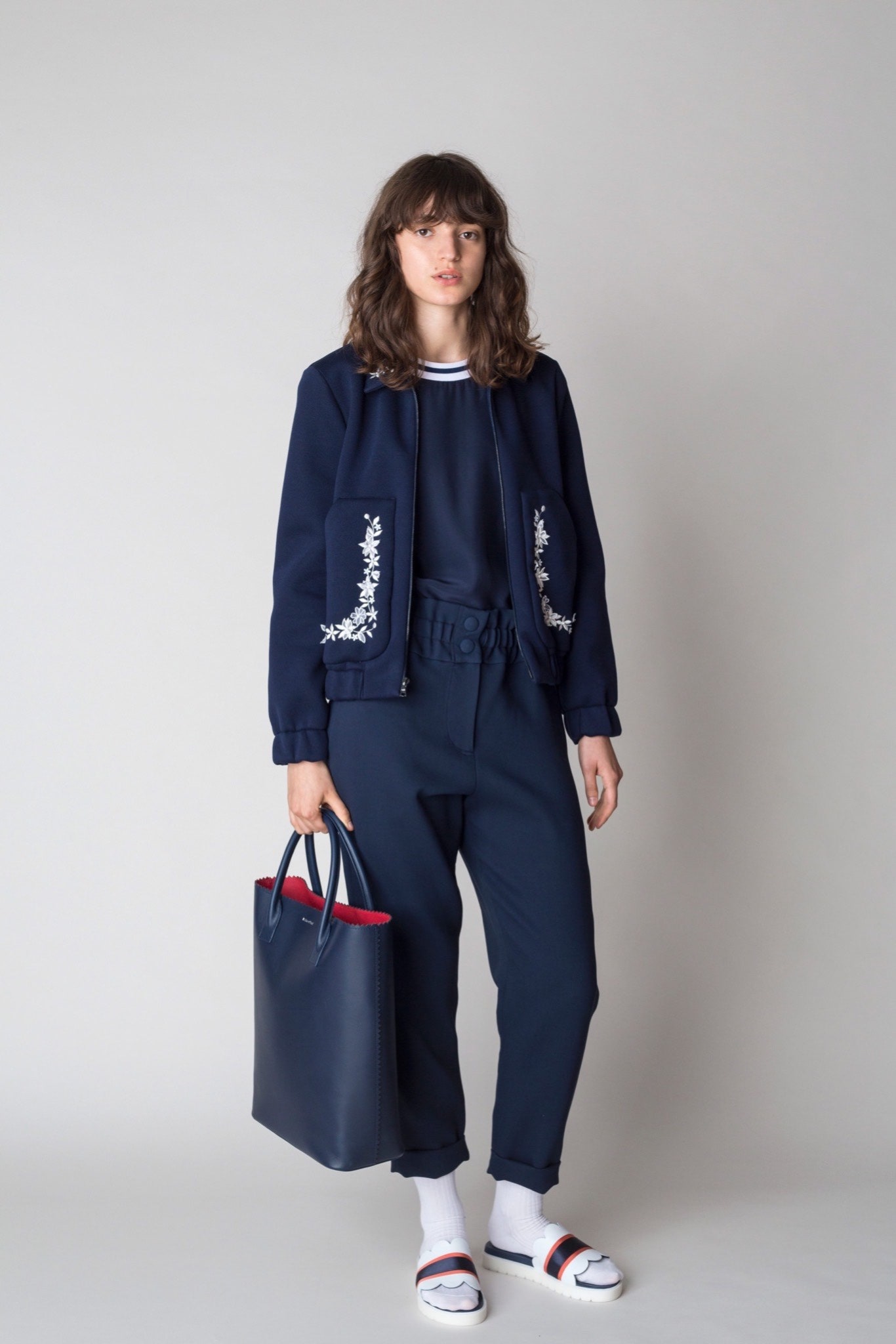 Mother of Pearl Resort 16 Look 28