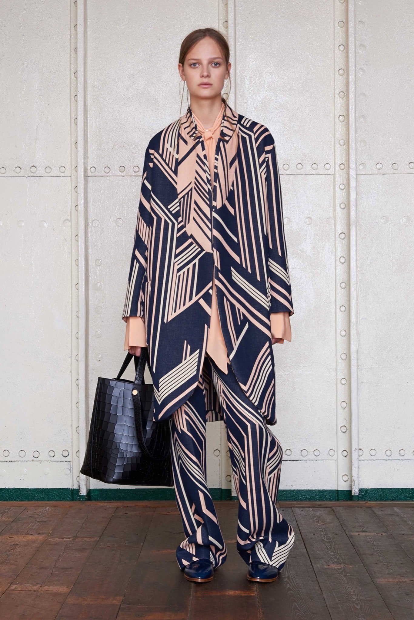 Mulberry Resort 16 Look 1