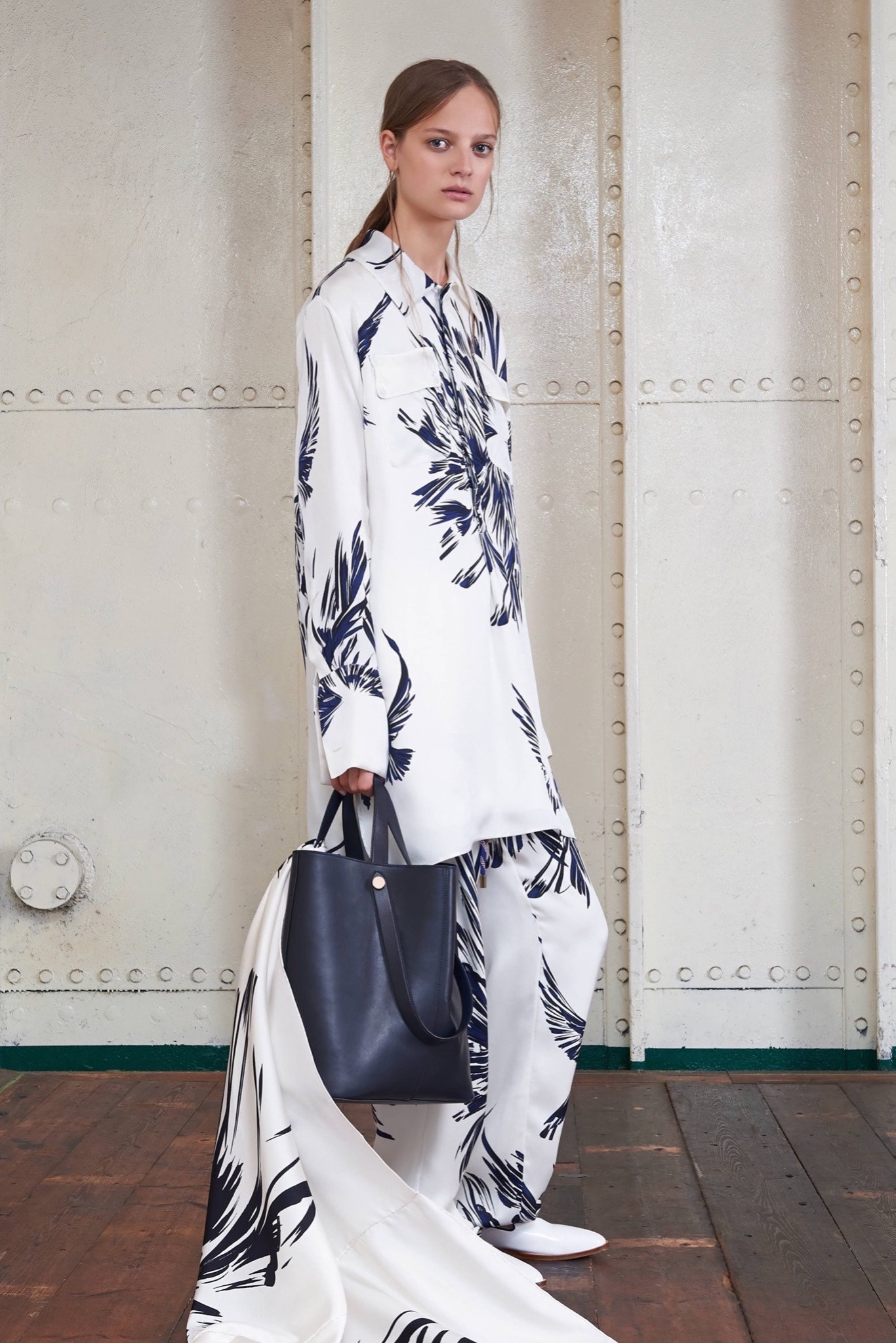 Mulberry Resort 16 Look 13