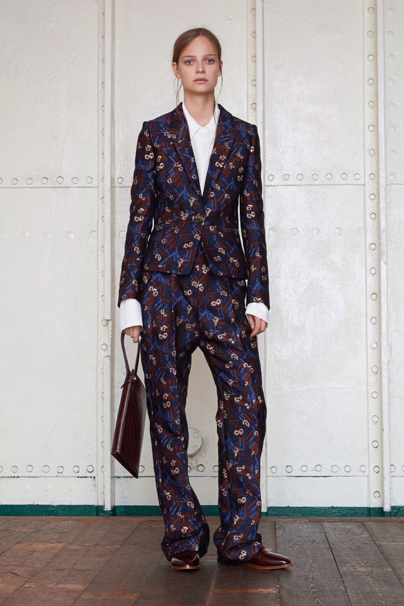 Mulberry Resort 16 Look 20