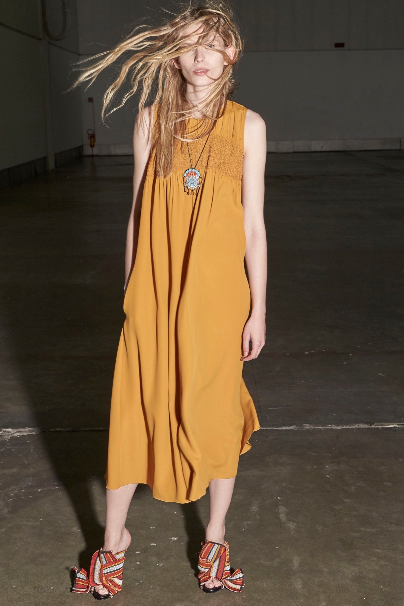No. 21 Resort 16 Look 25